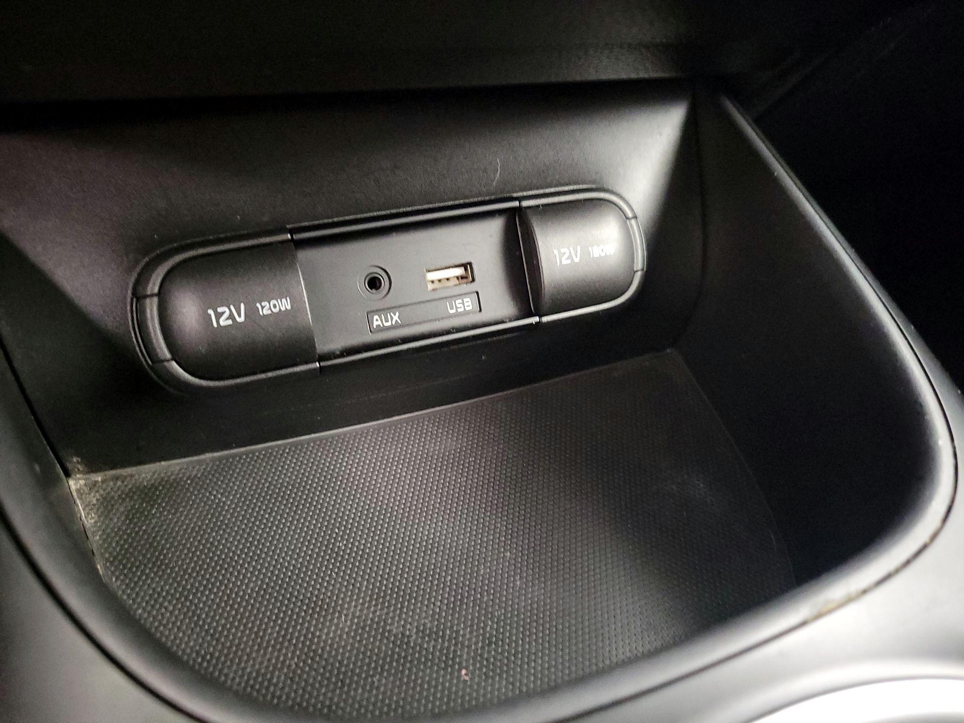 Thumbnail: 2016 Kia Soul - 18