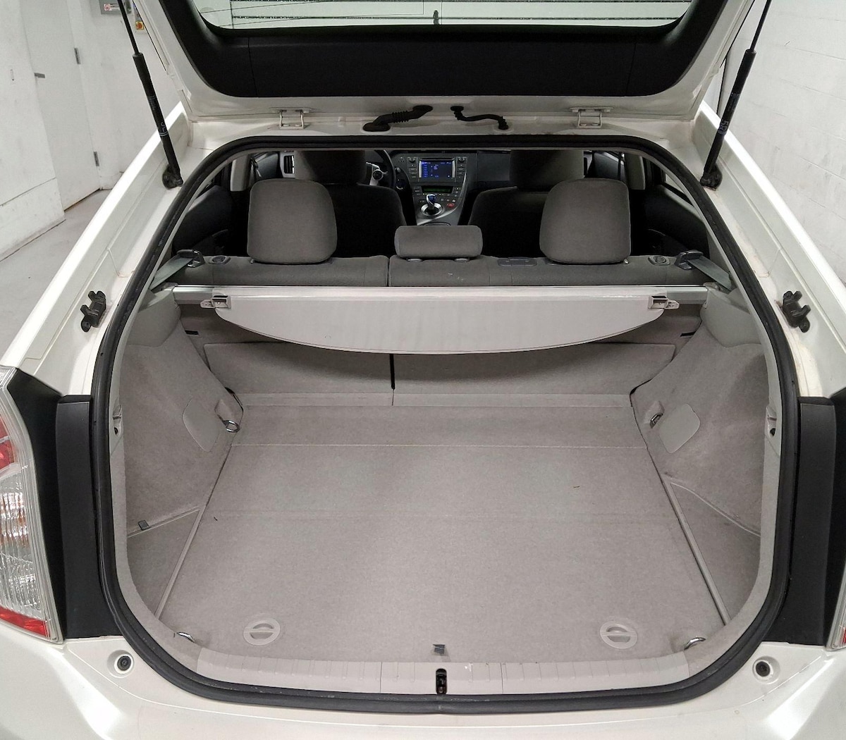 Trunk/Cargo (Seats Up)