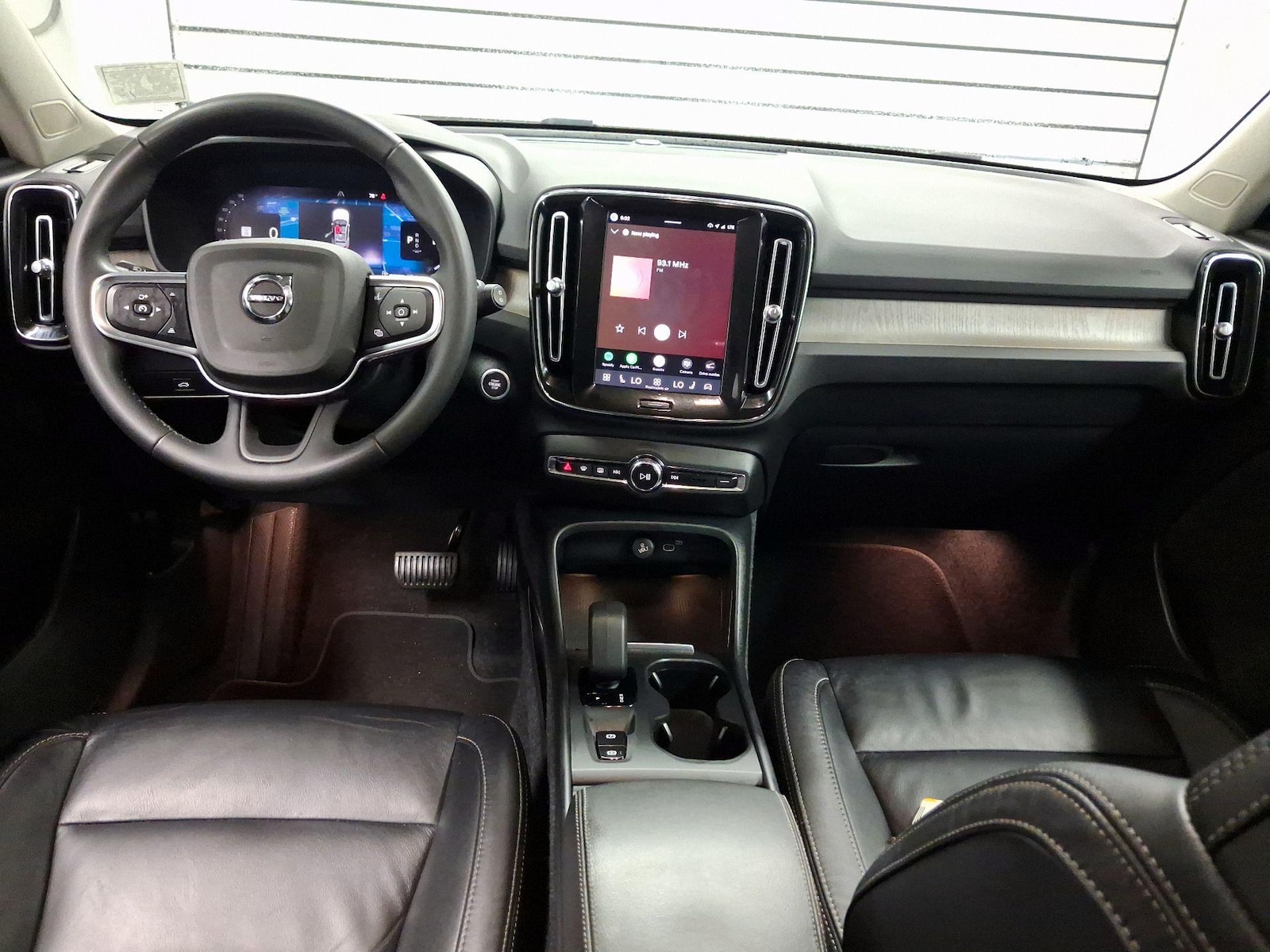 2023 Volvo XC40 Core - Photo 10