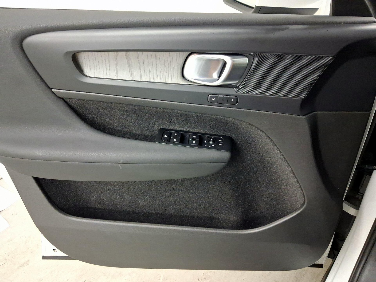2023 Volvo XC40 Core - Photo 13