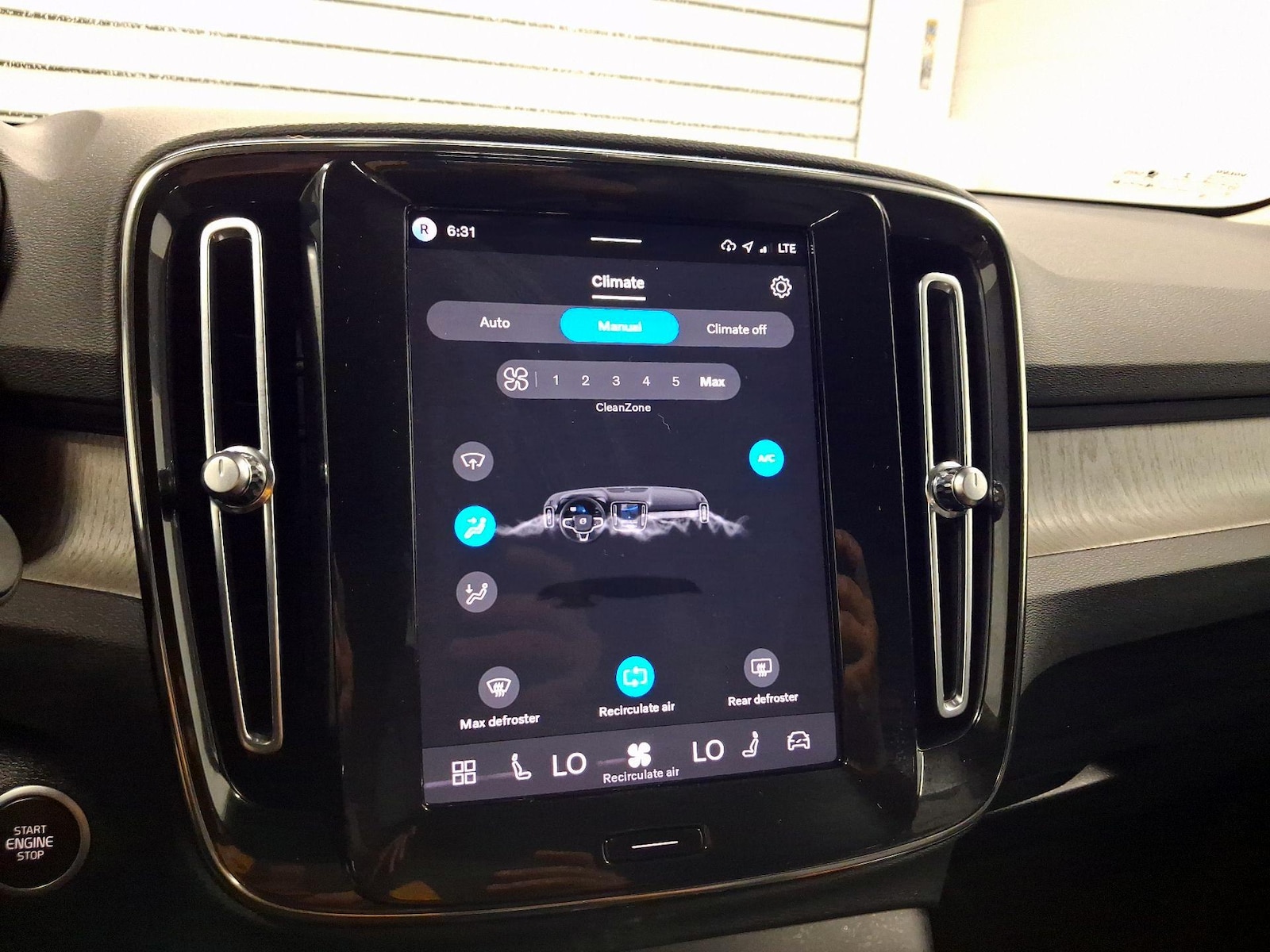 2023 Volvo XC40 Core - Photo 15