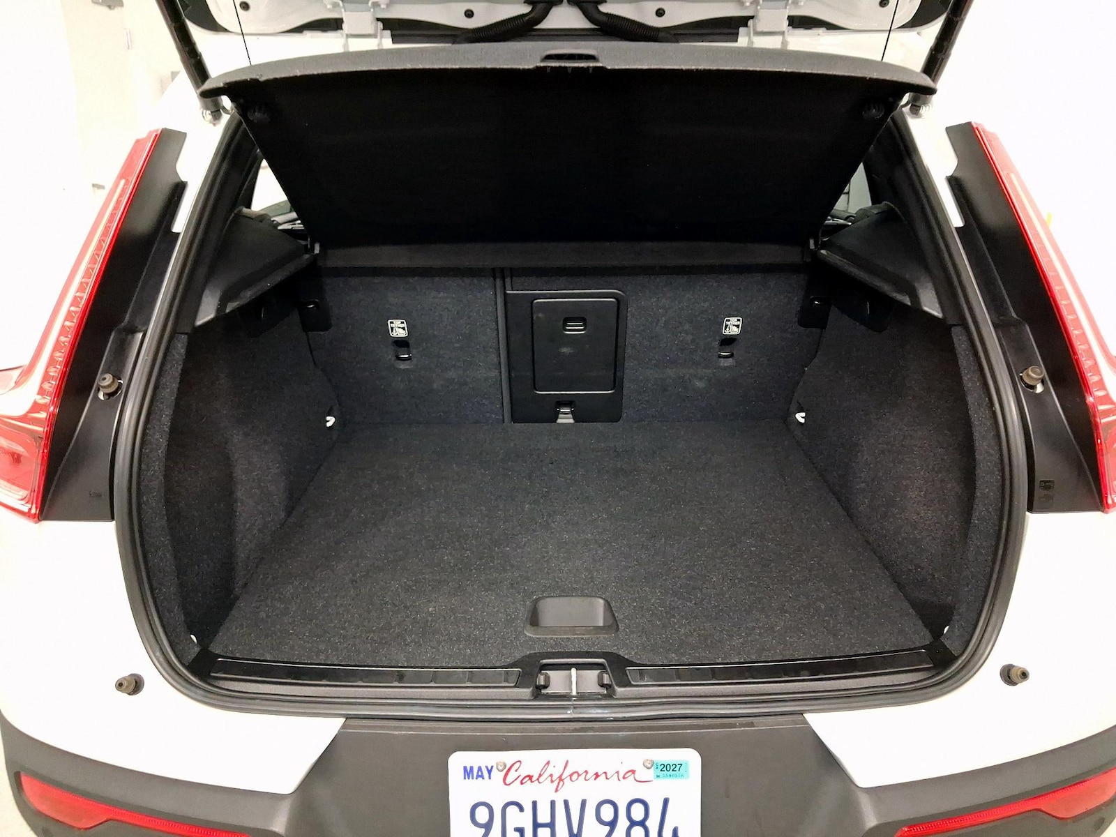 2023 Volvo XC40 Core - Photo 17