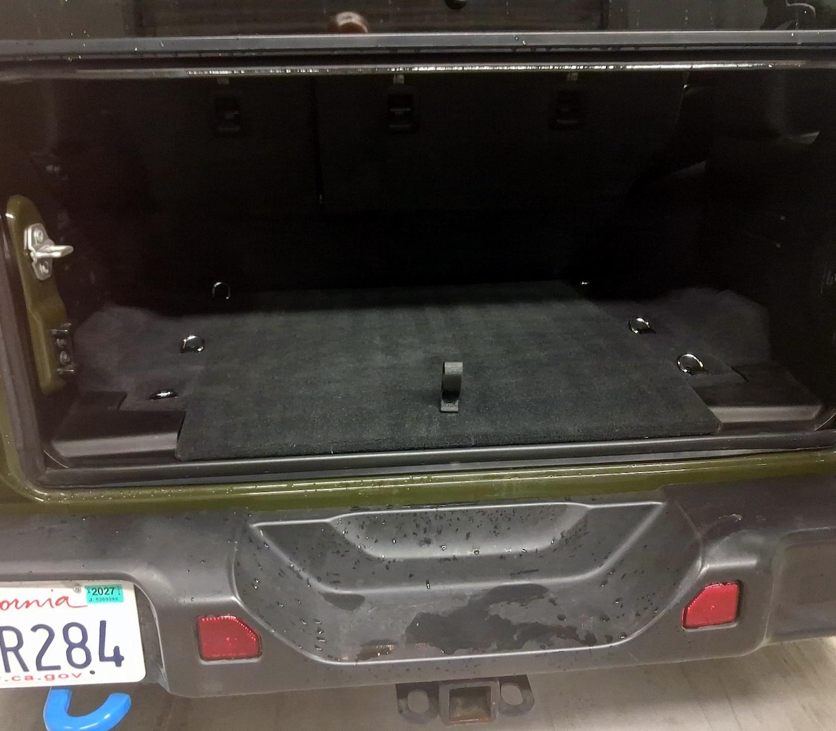 Trunk/Cargo (Seats Up)
