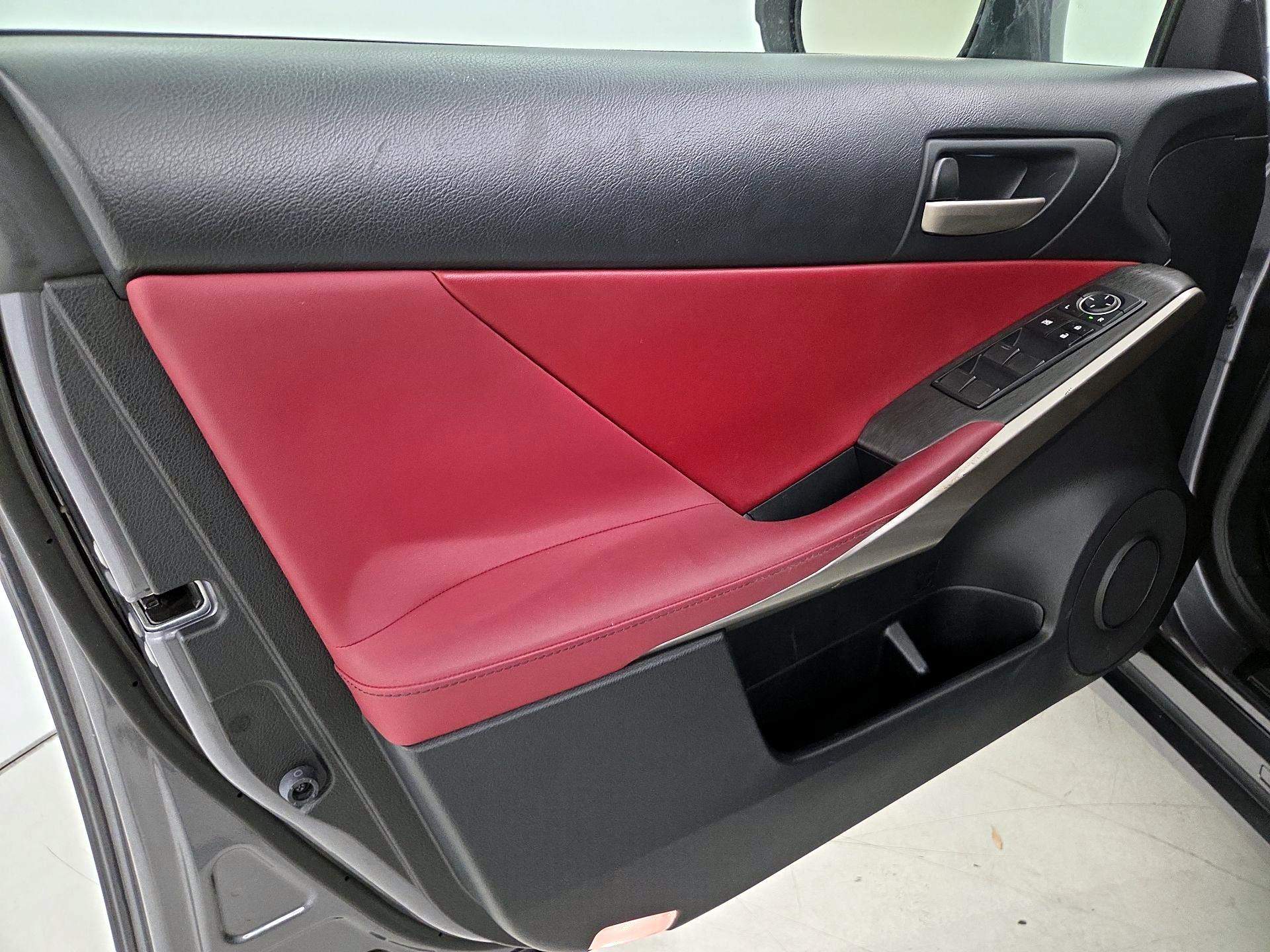 Thumbnail: 2019 Lexus IS - 12