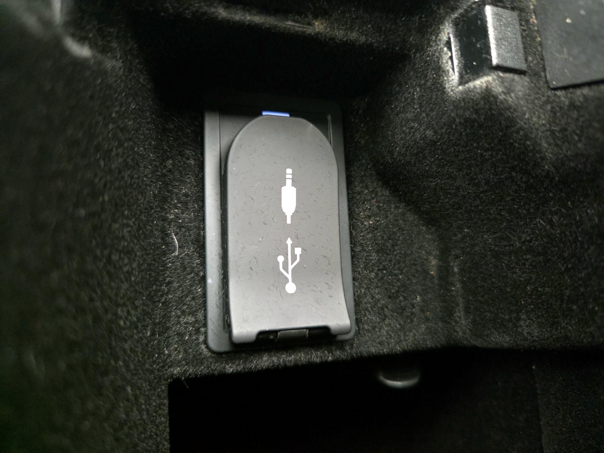 Thumbnail: 2019 Lexus IS - 18