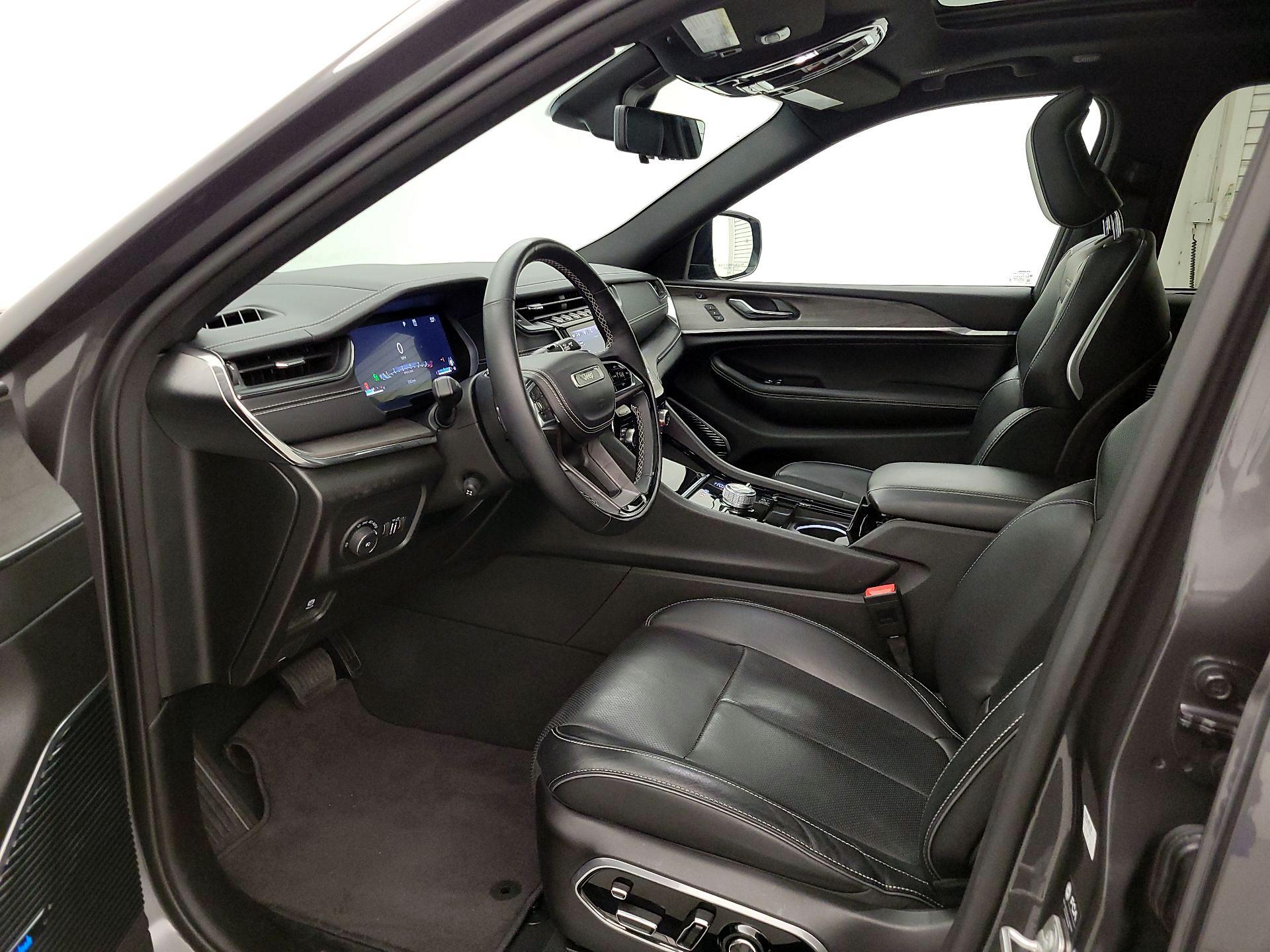 Thumbnail: 2024 Jeep Grand Cherokee - 11