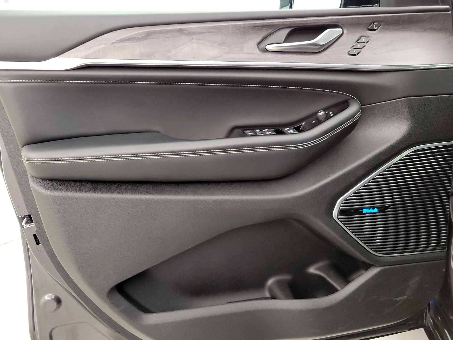 Thumbnail: 2024 Jeep Grand Cherokee - 12