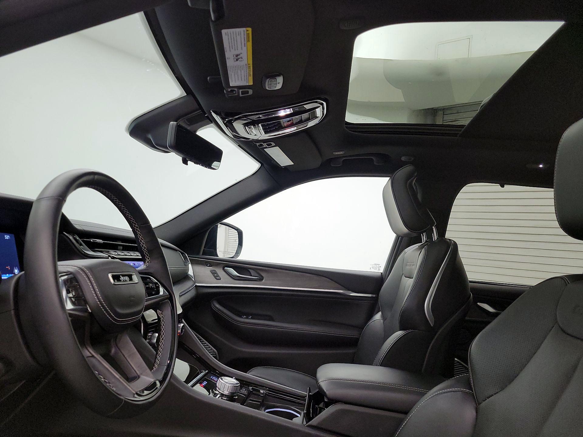 Thumbnail: 2024 Jeep Grand Cherokee - 20