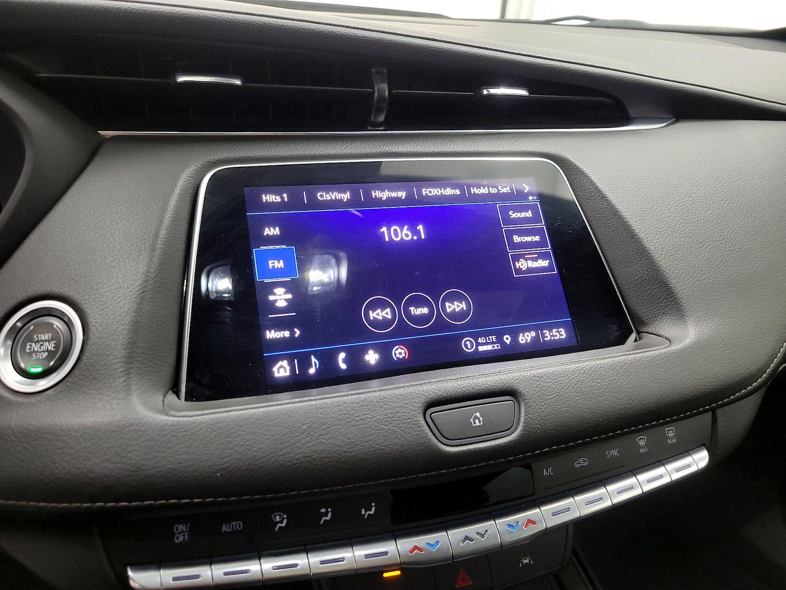 2023 Cadillac XT4 Premium Luxury - Photo 16