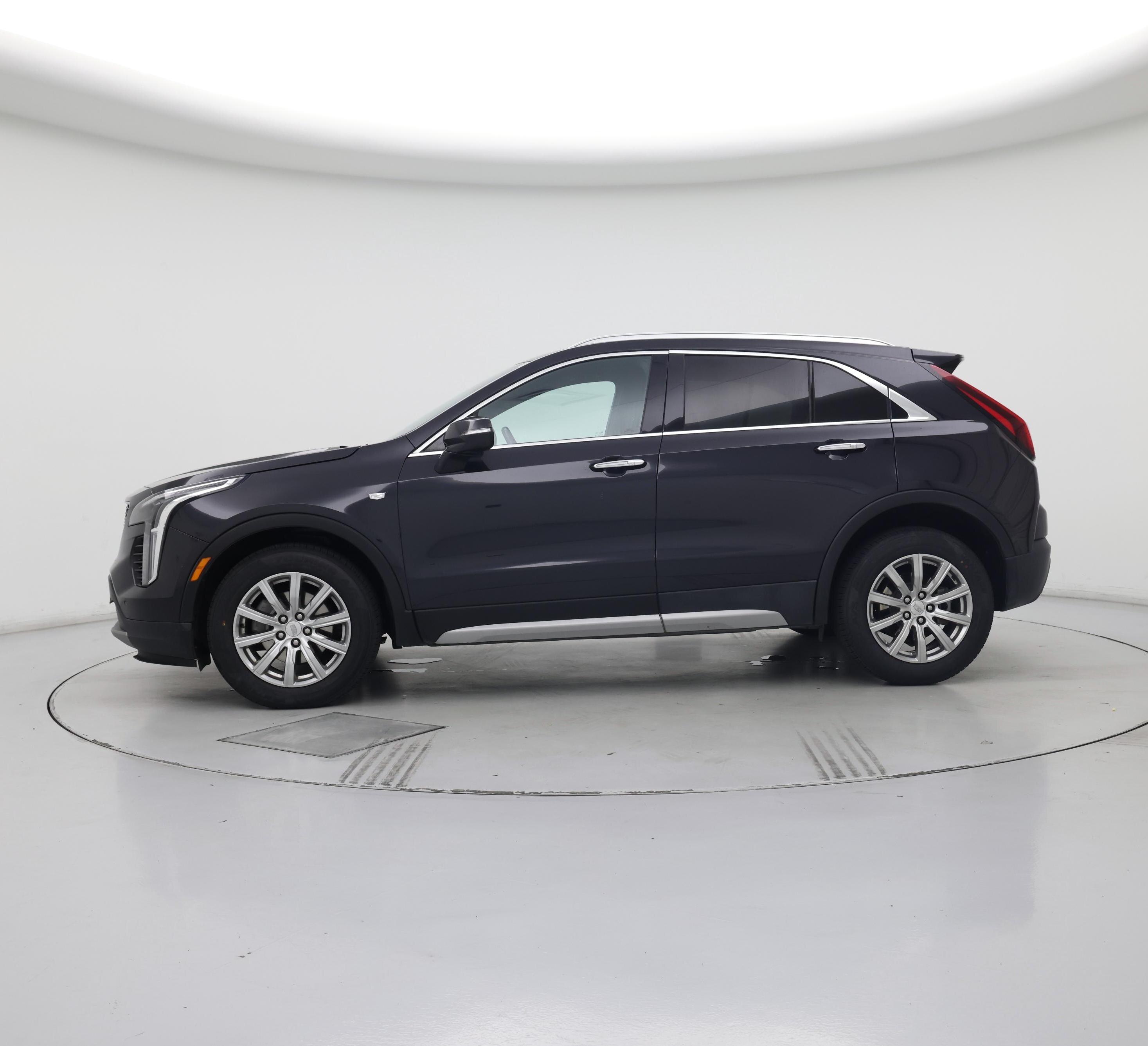Thumbnail: 2023 Cadillac XT4 - 3