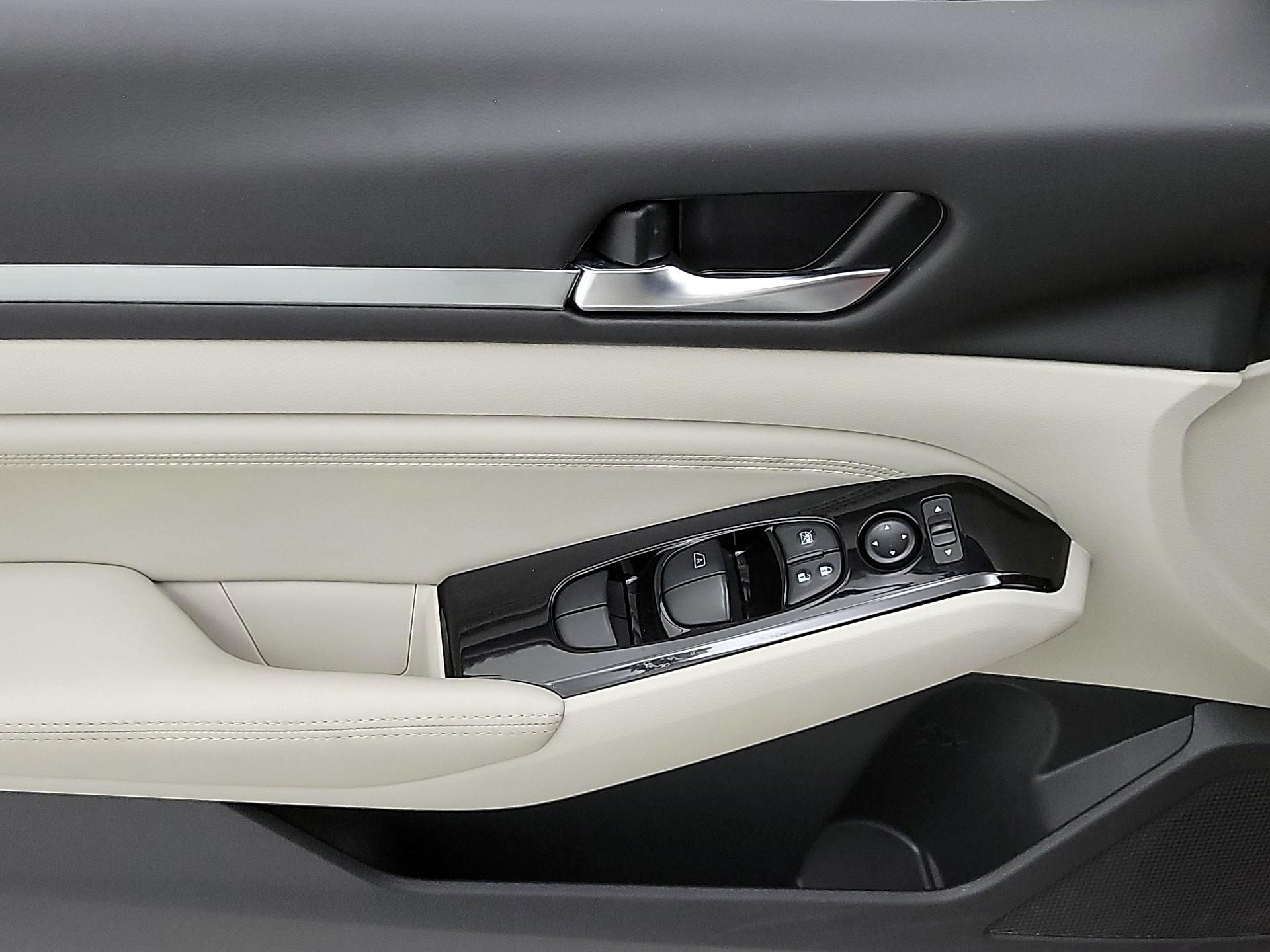 Thumbnail: 2023 Nissan Altima - 12