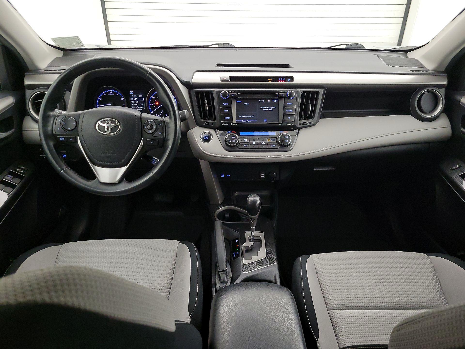 Thumbnail: 2018 Toyota RAV4 - 9