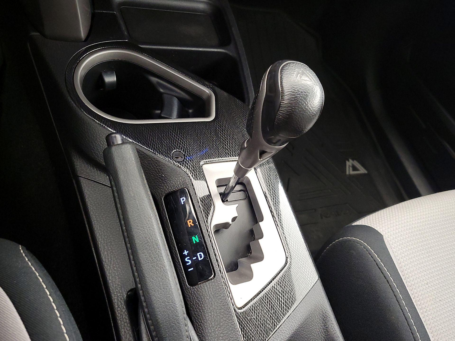 Thumbnail: 2018 Toyota RAV4 - 17