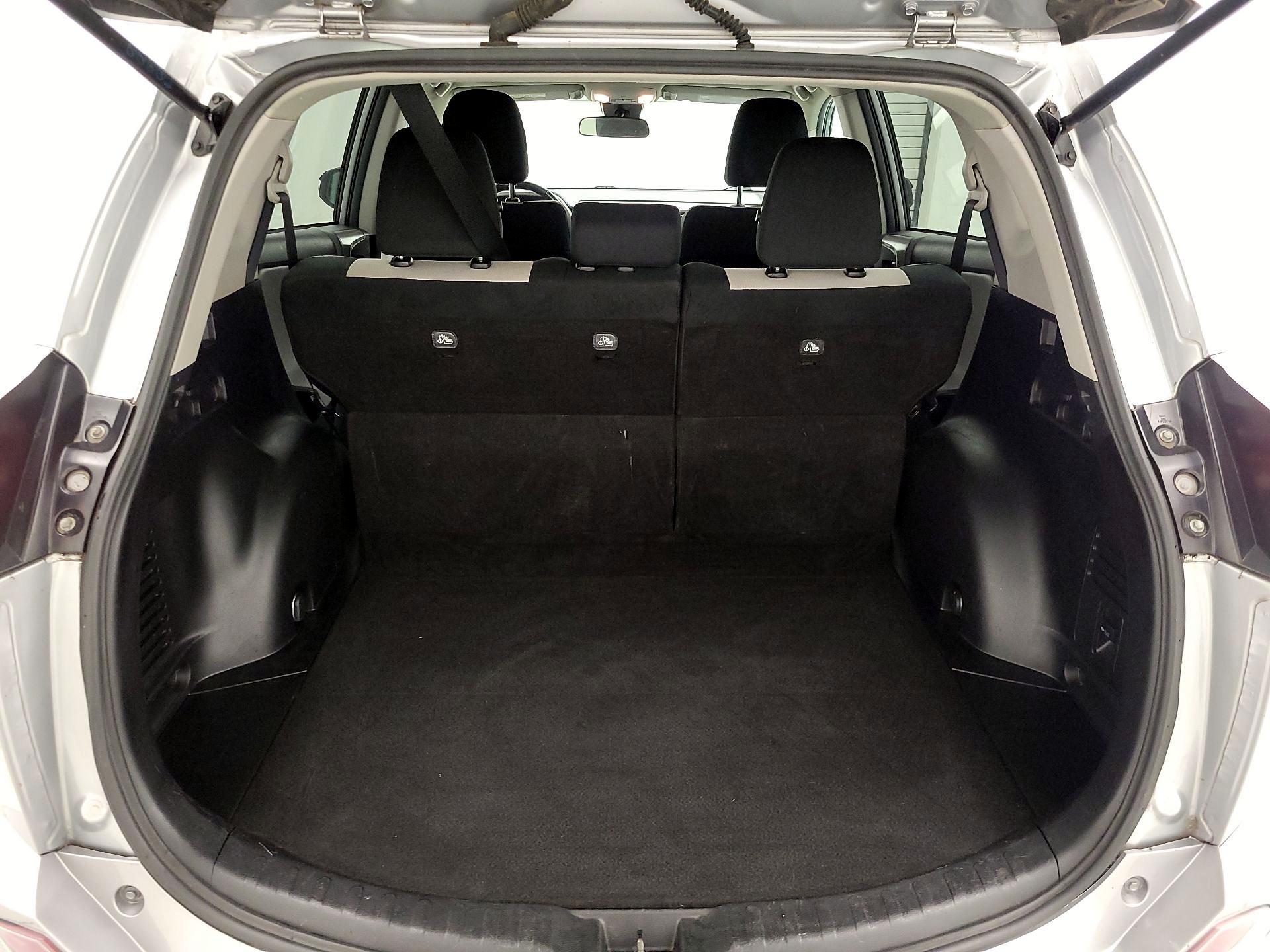 Thumbnail: 2018 Toyota RAV4 - 20