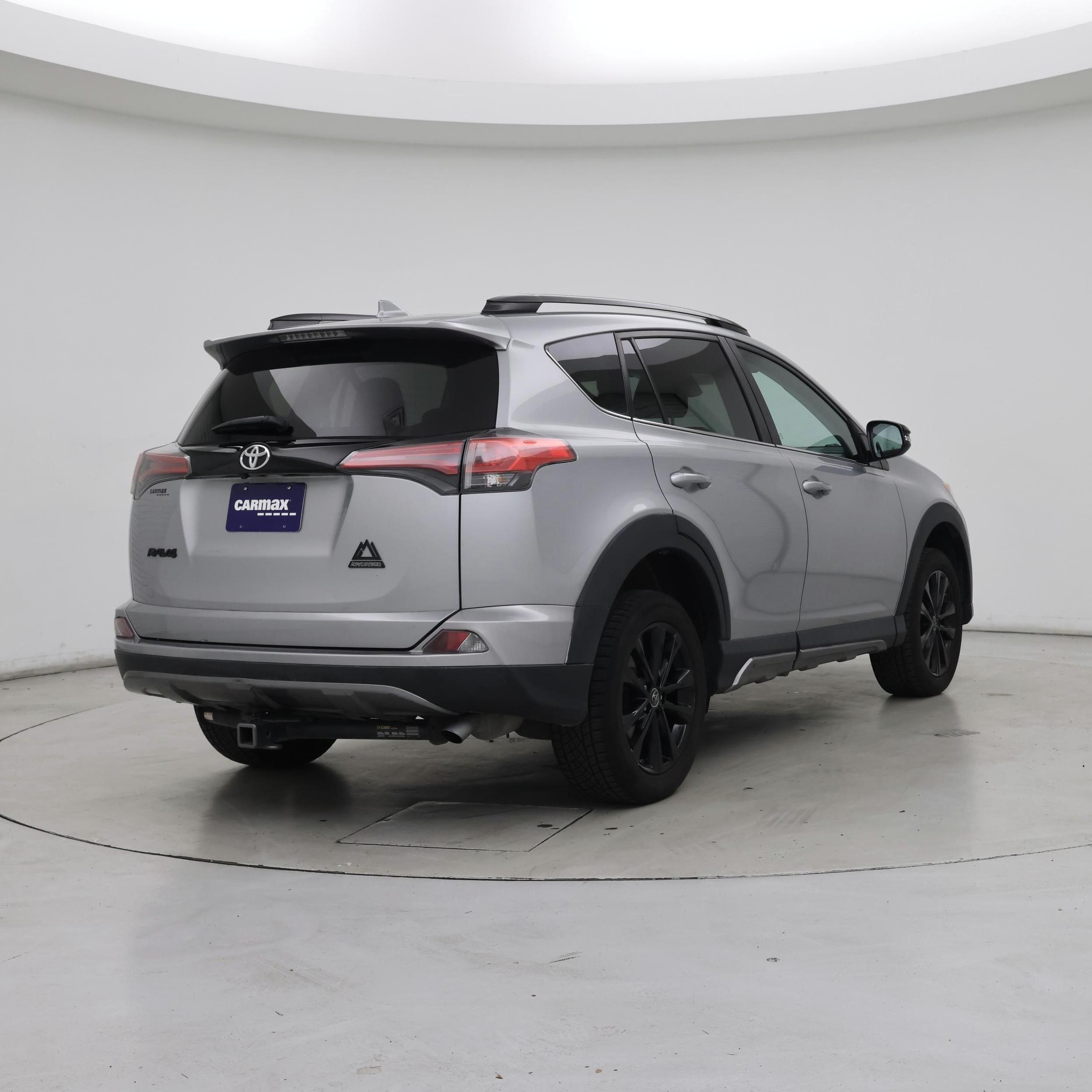 Thumbnail: 2018 Toyota RAV4 - 8
