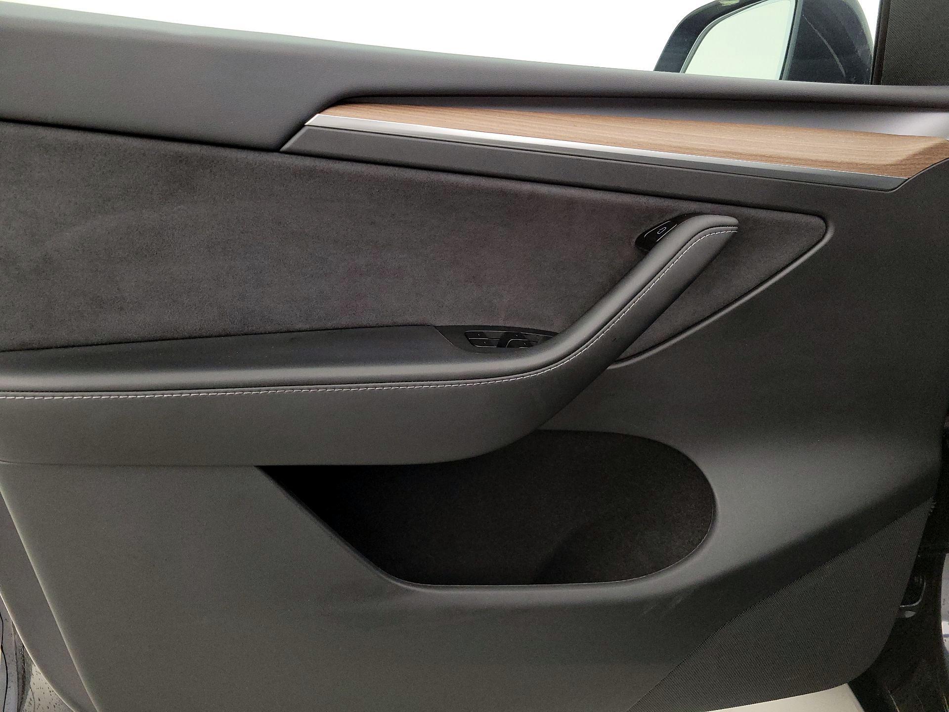 Thumbnail: 2025 Tesla Model Y - 12