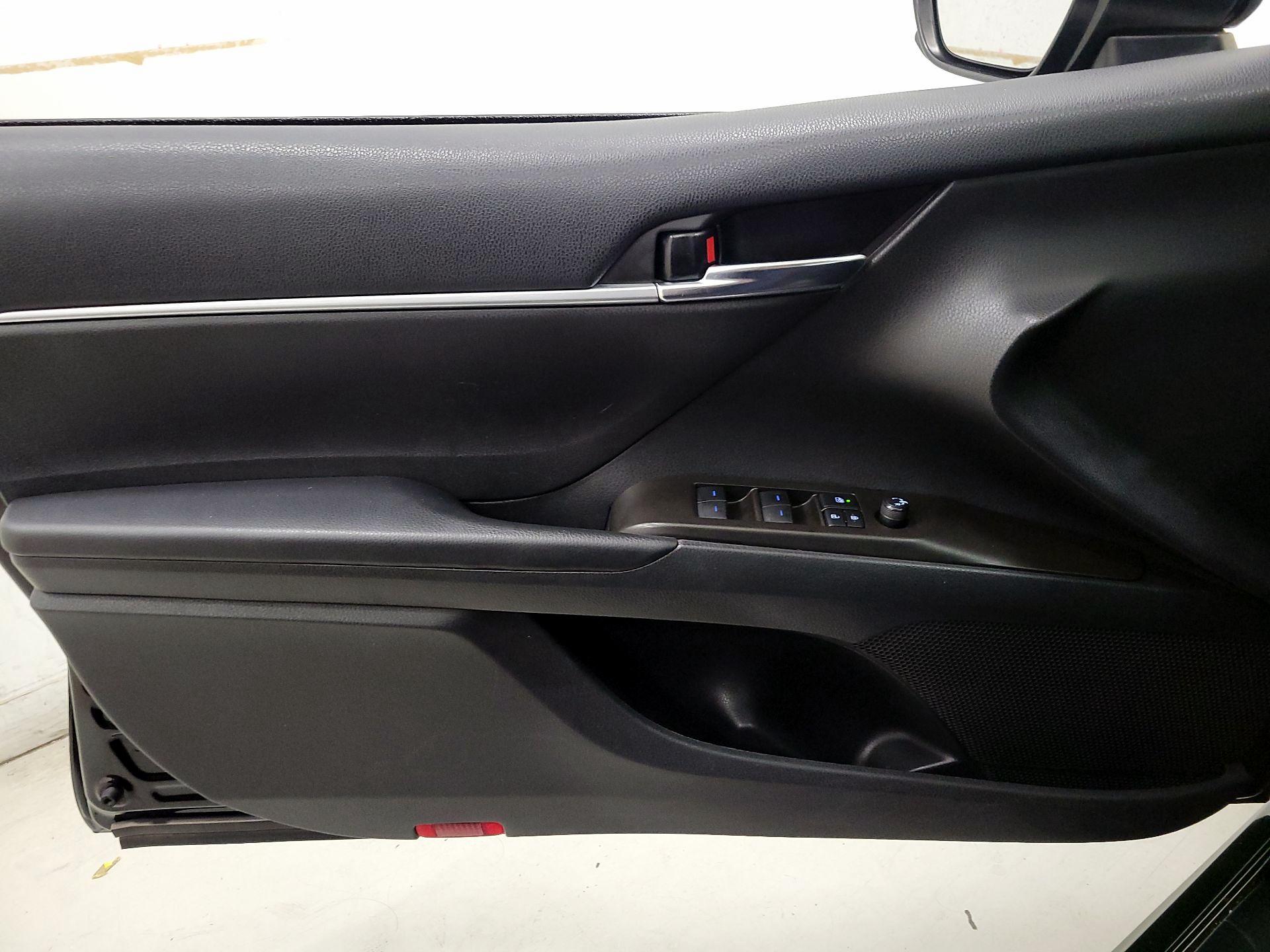 Thumbnail: 2021 Toyota Camry - 12