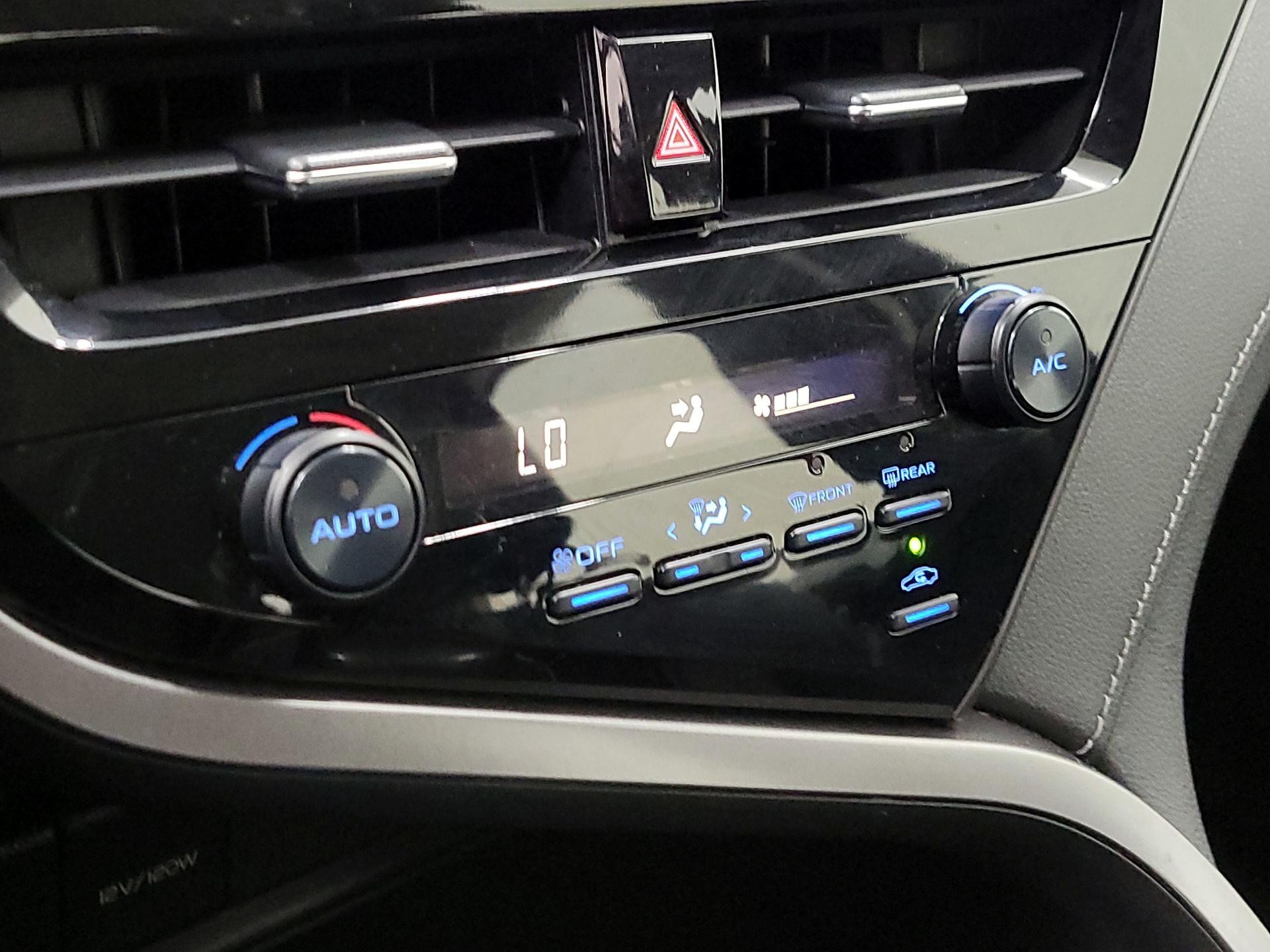 Thumbnail: 2021 Toyota Camry - 16