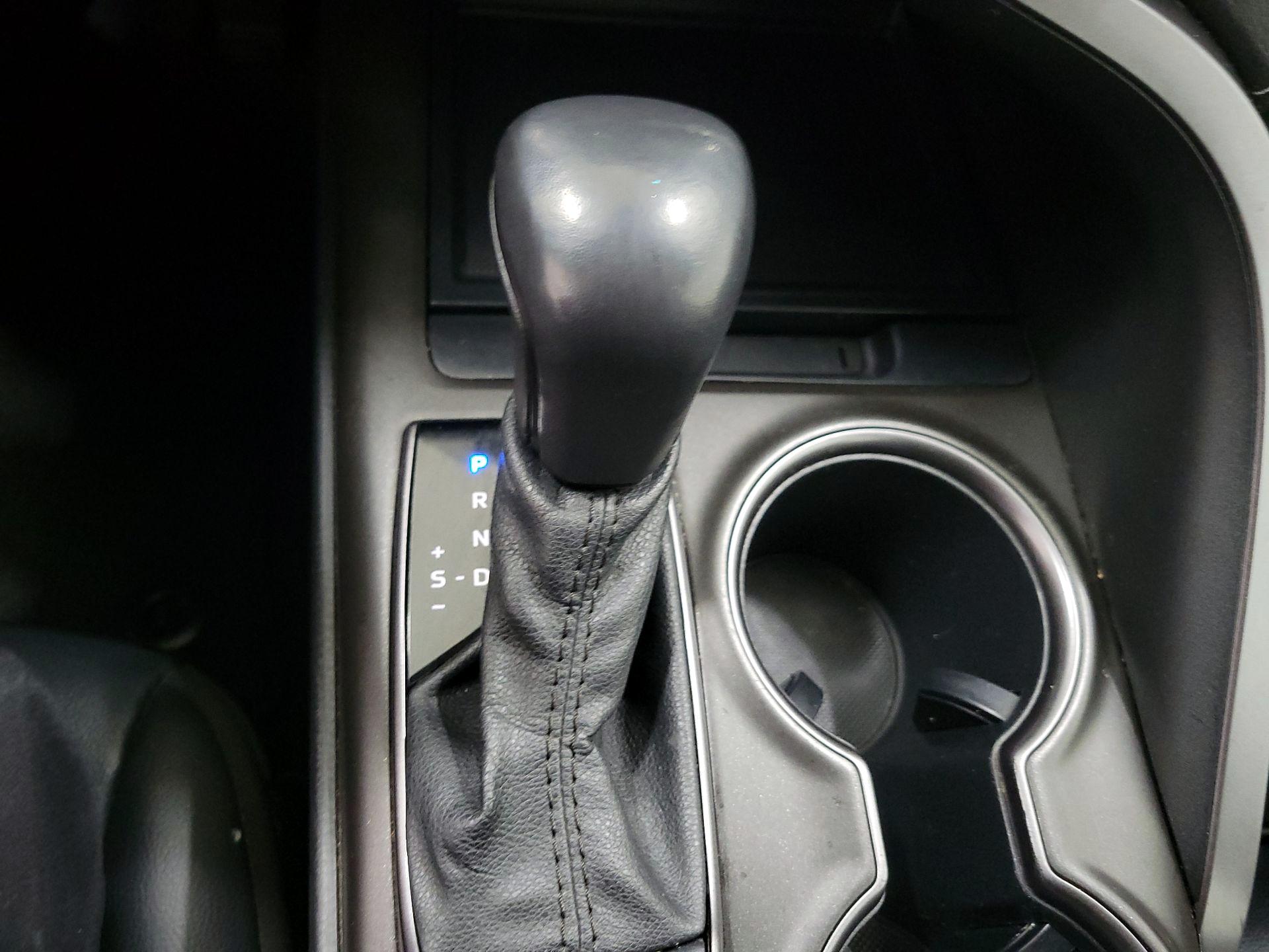 Thumbnail: 2021 Toyota Camry - 17