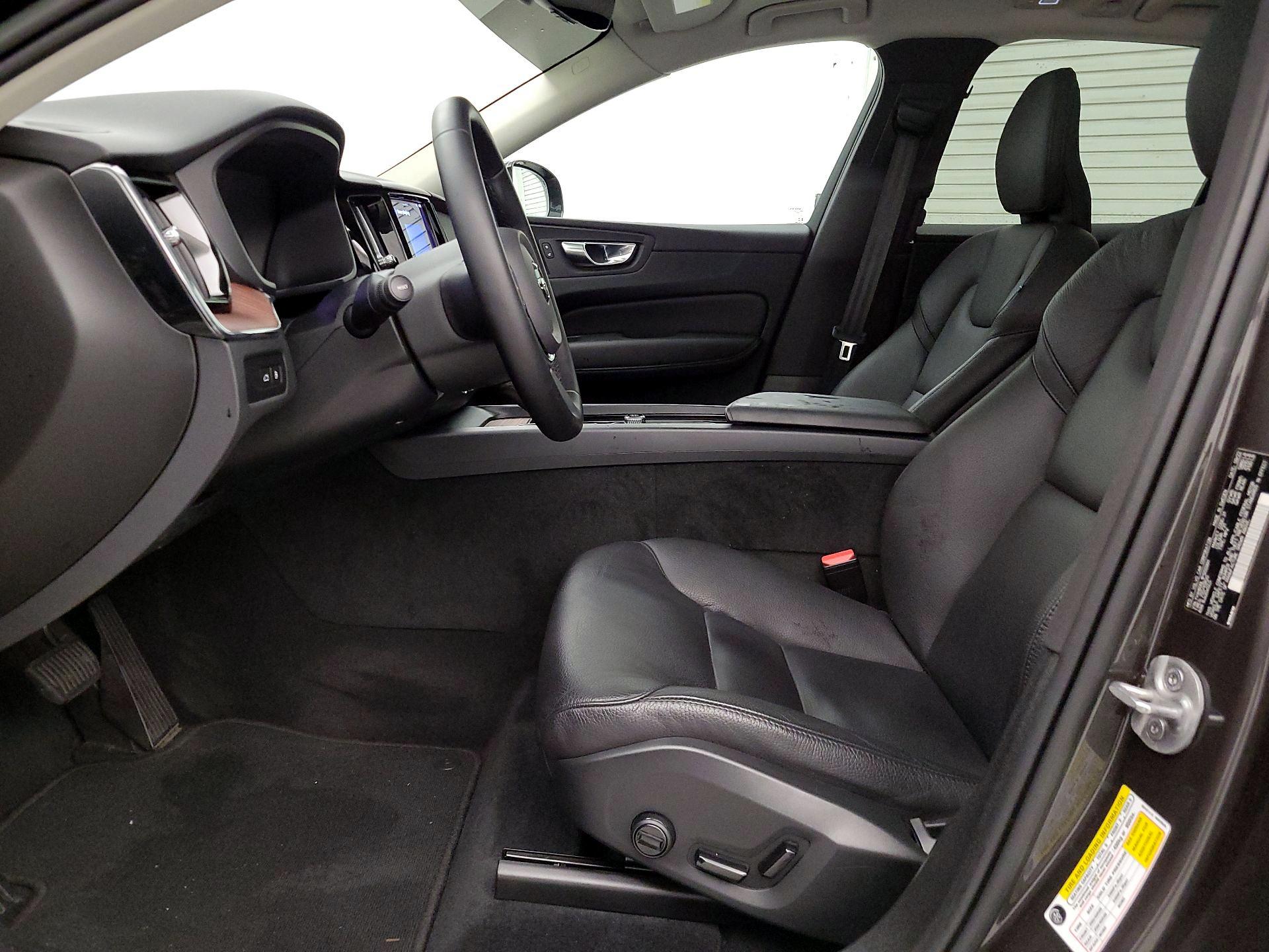 Thumbnail: 2023 Volvo XC60 - 11