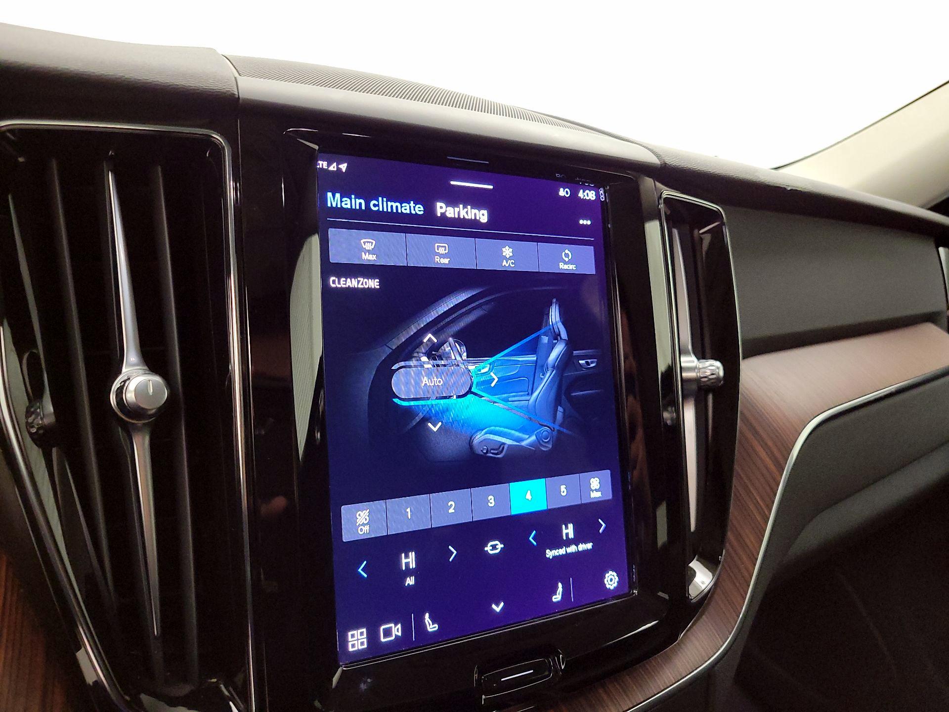 Thumbnail: 2023 Volvo XC60 - 16