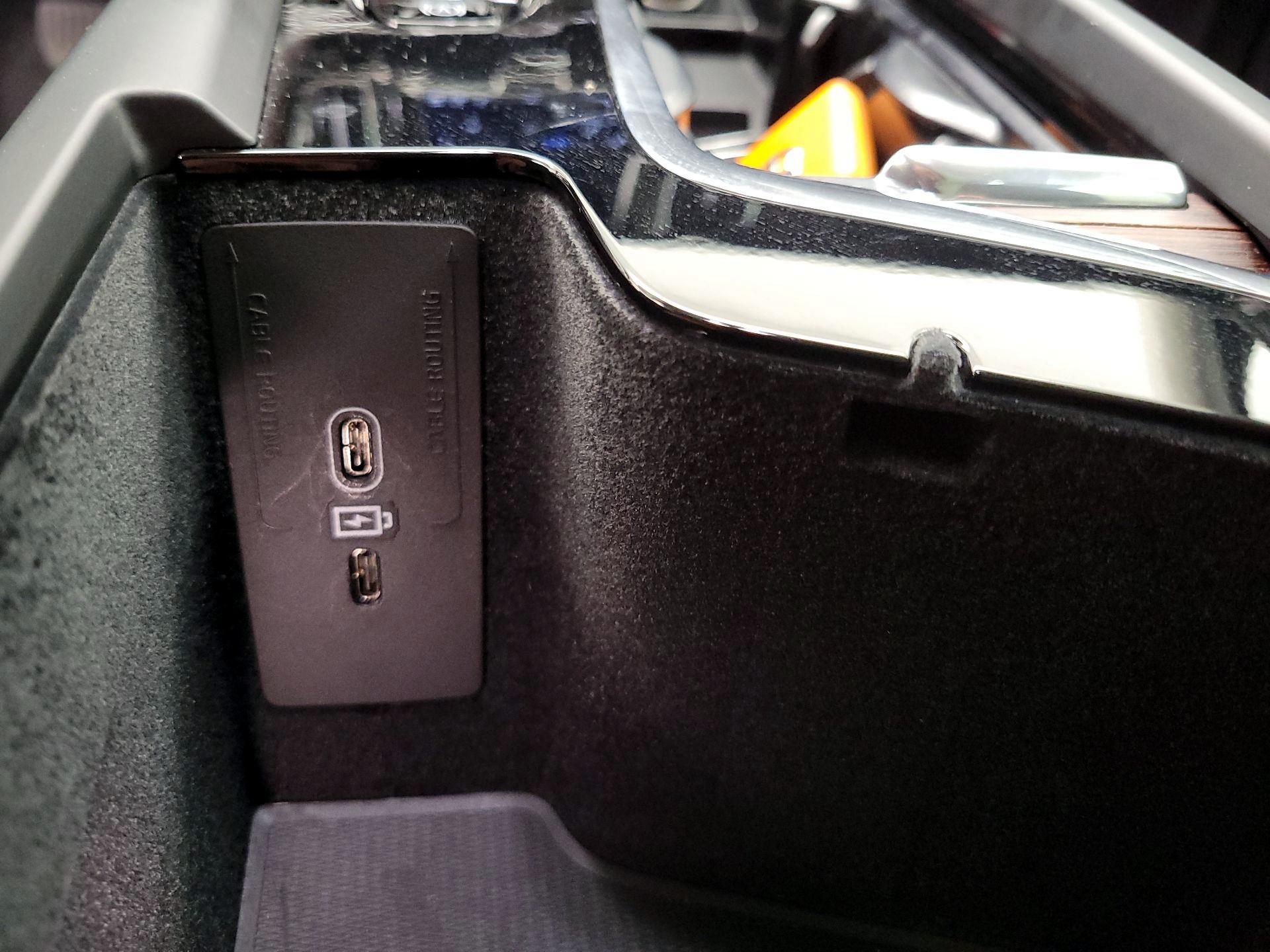 Thumbnail: 2023 Volvo XC60 - 18