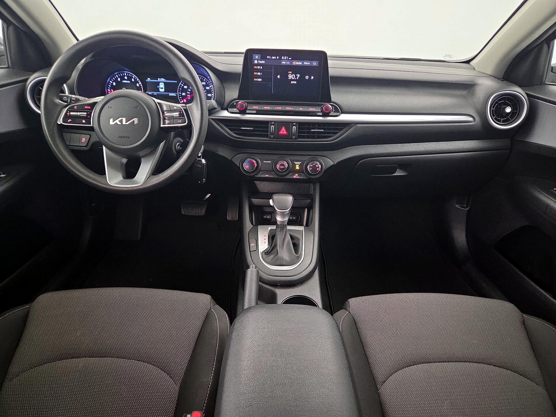 Thumbnail: 2023 Kia Forte - 9