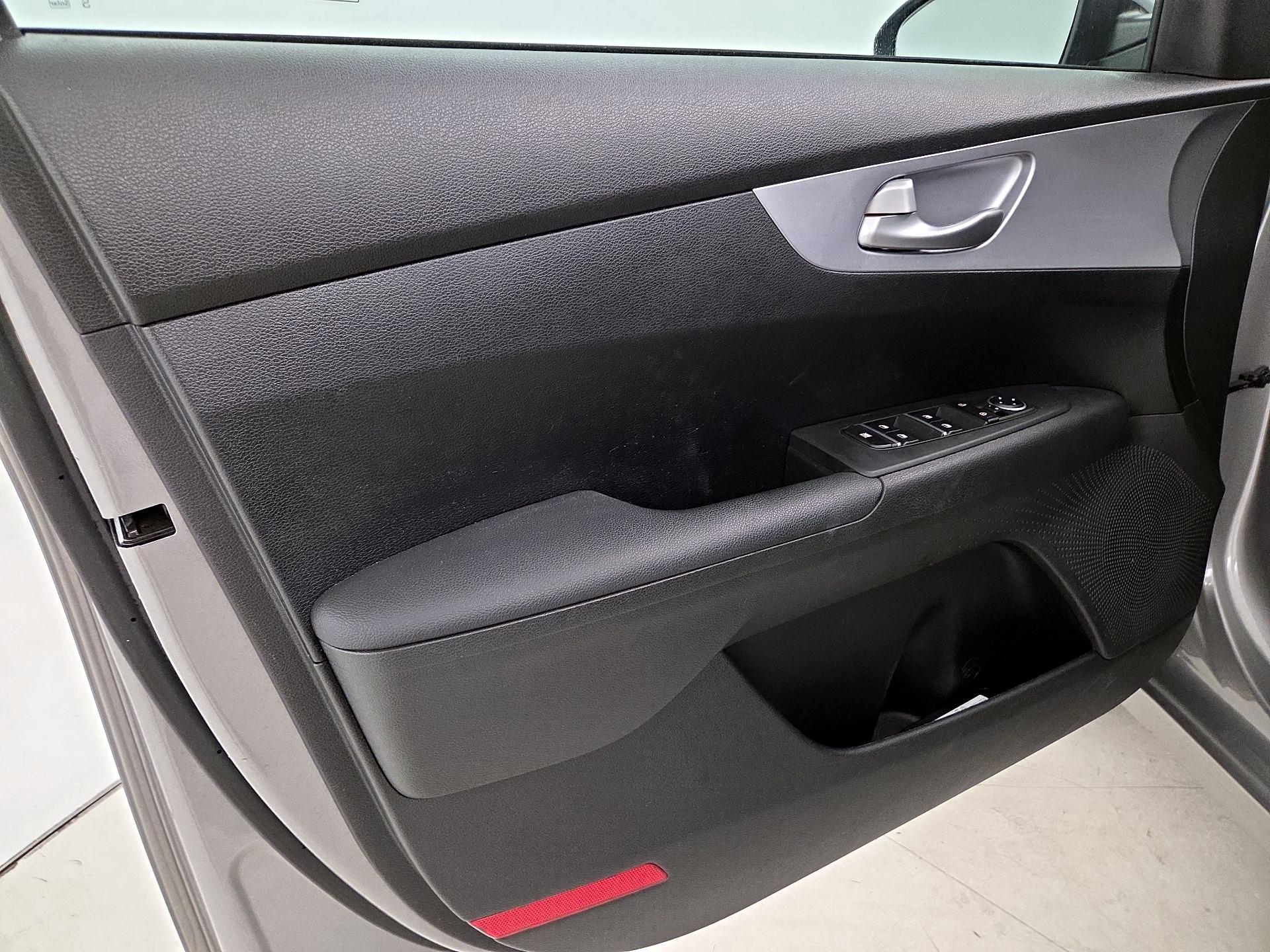 Thumbnail: 2023 Kia Forte - 12