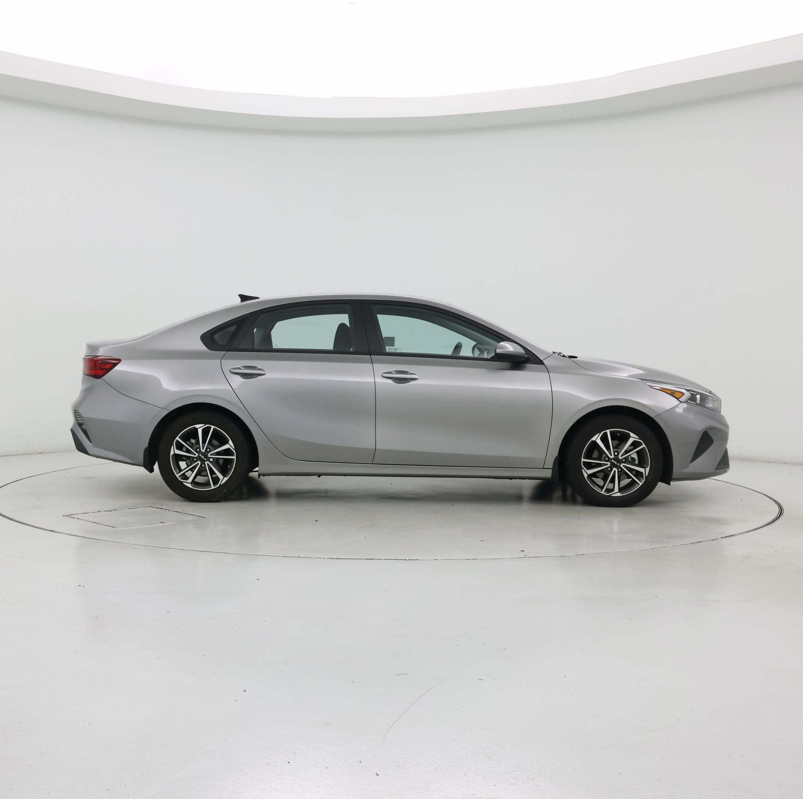 Thumbnail: 2023 Kia Forte - 7