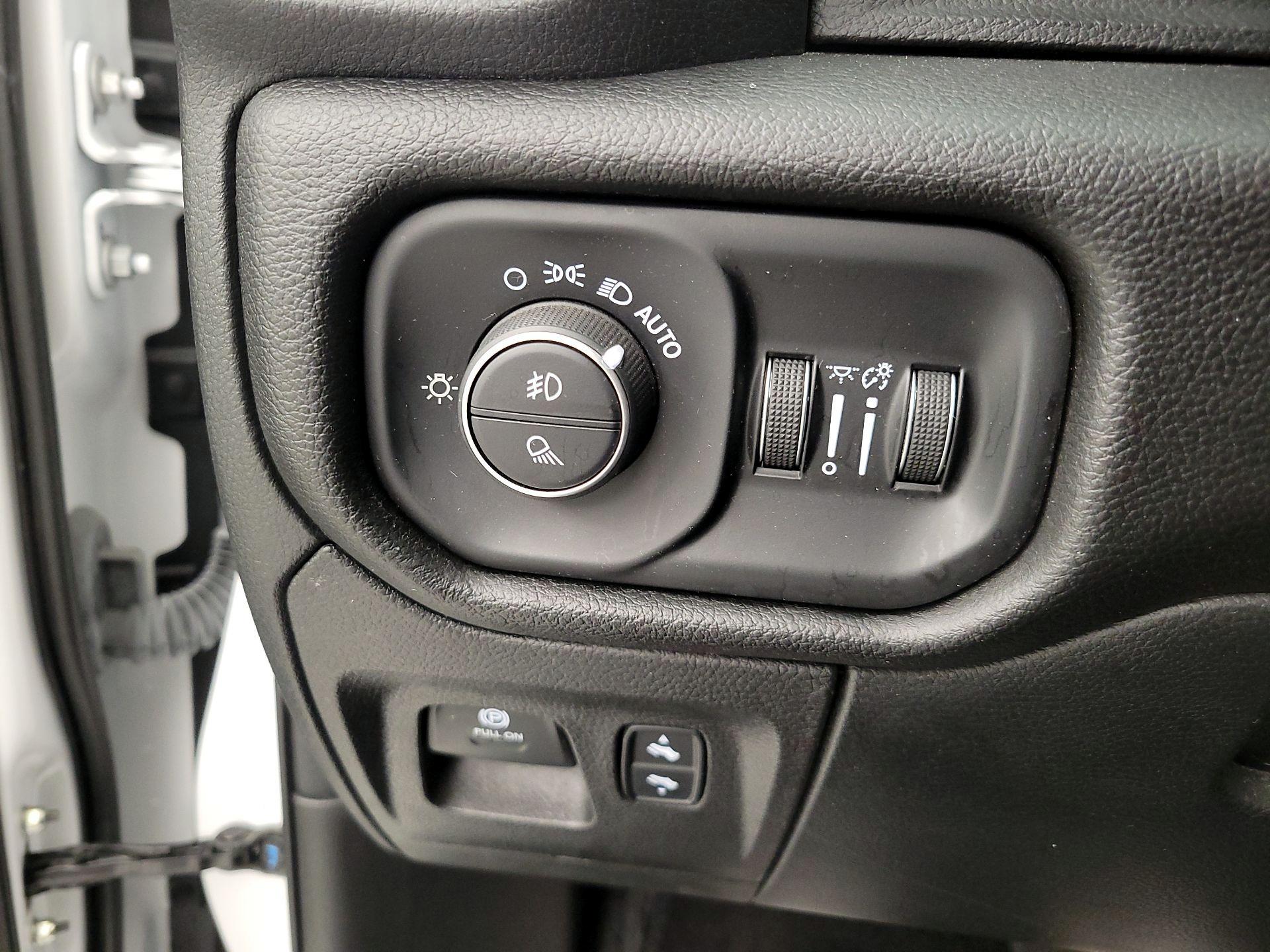 Thumbnail: 2025 RAM 1500 - 13