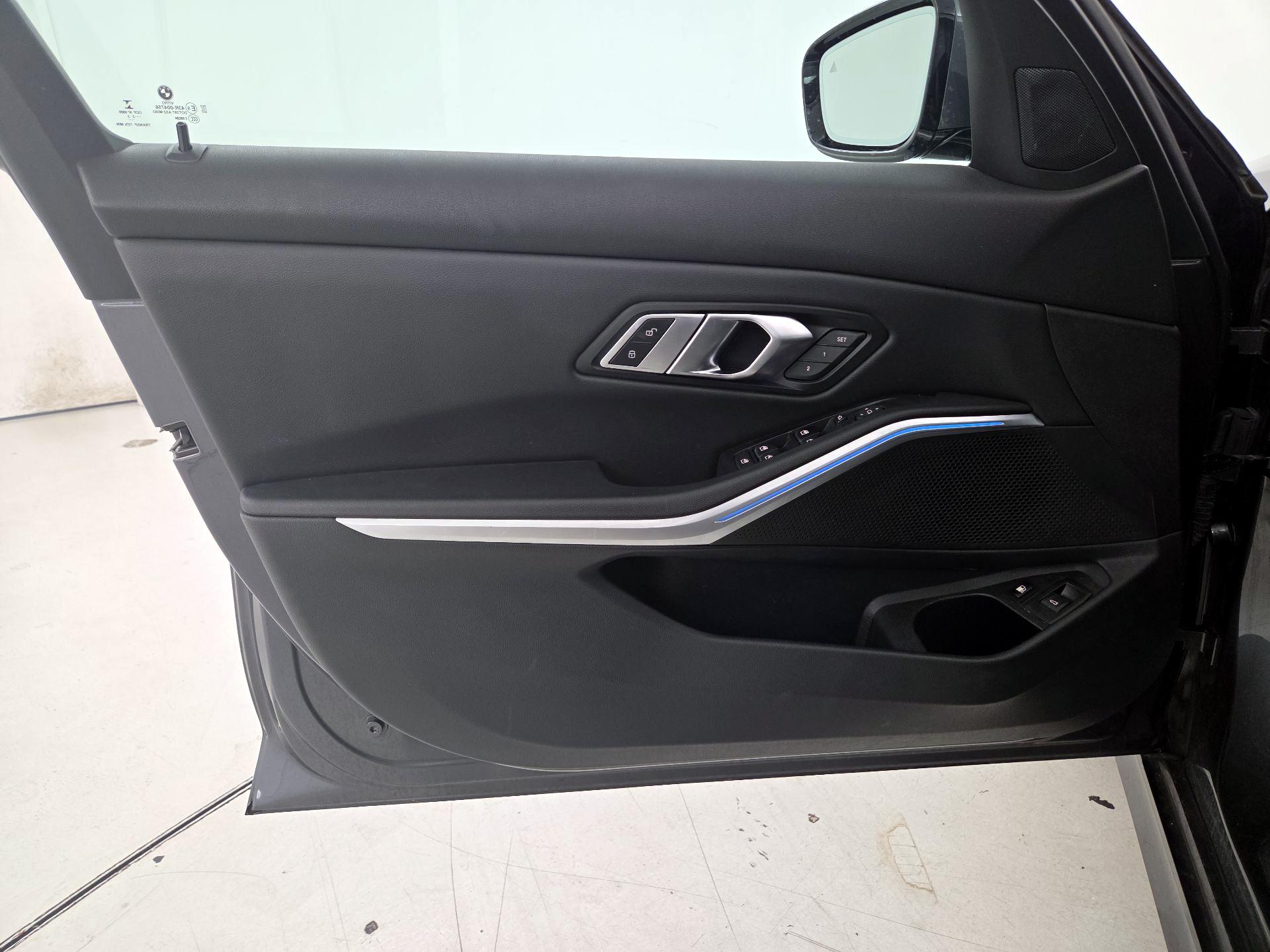 Thumbnail: 2022 BMW 3 Series - 12