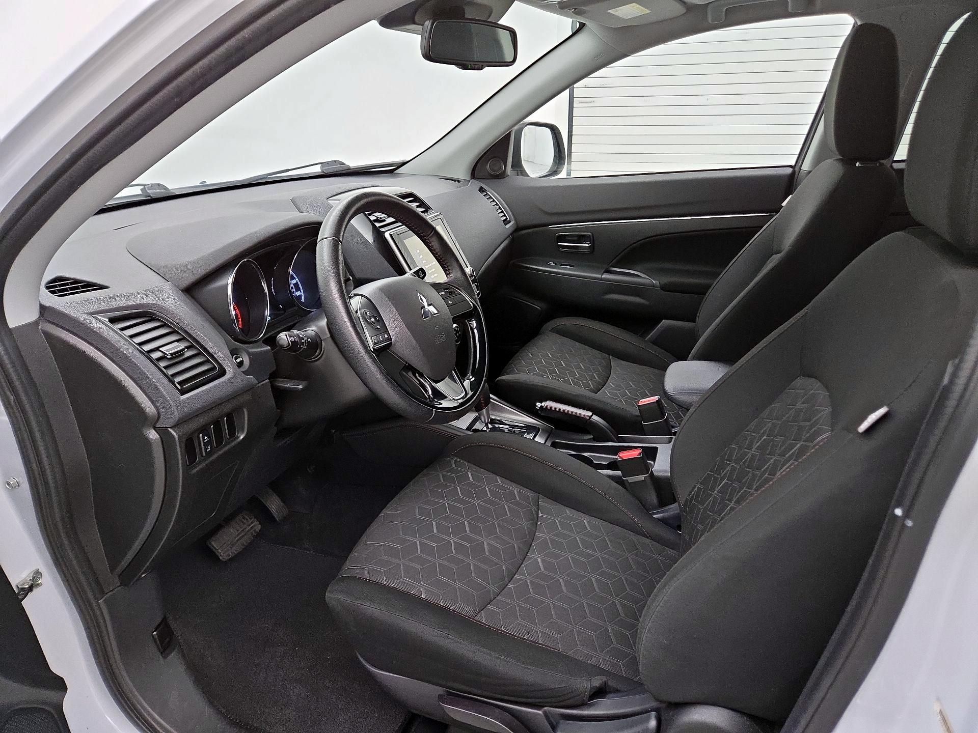 Thumbnail: 2022 Mitsubishi Outlander Sport - 11