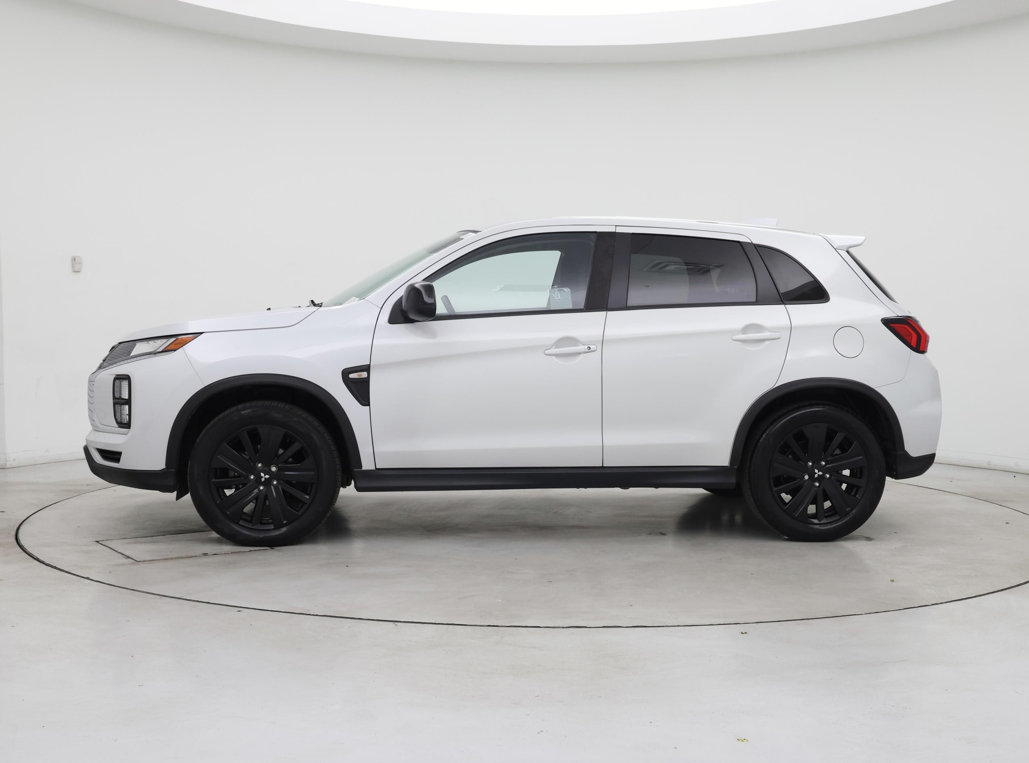 Thumbnail: 2022 Mitsubishi Outlander Sport - 3