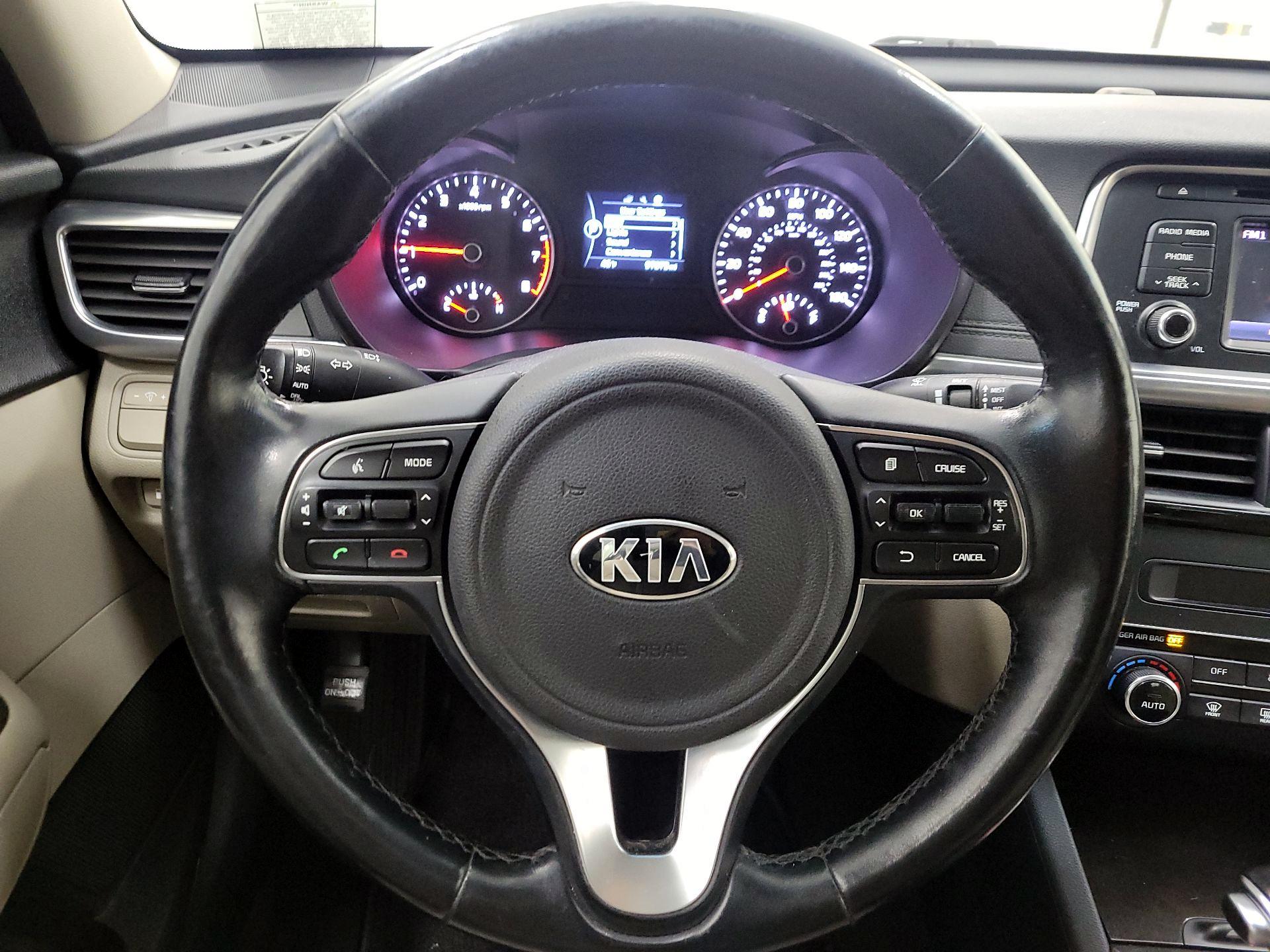 Thumbnail: 2016 Kia Optima - 10
