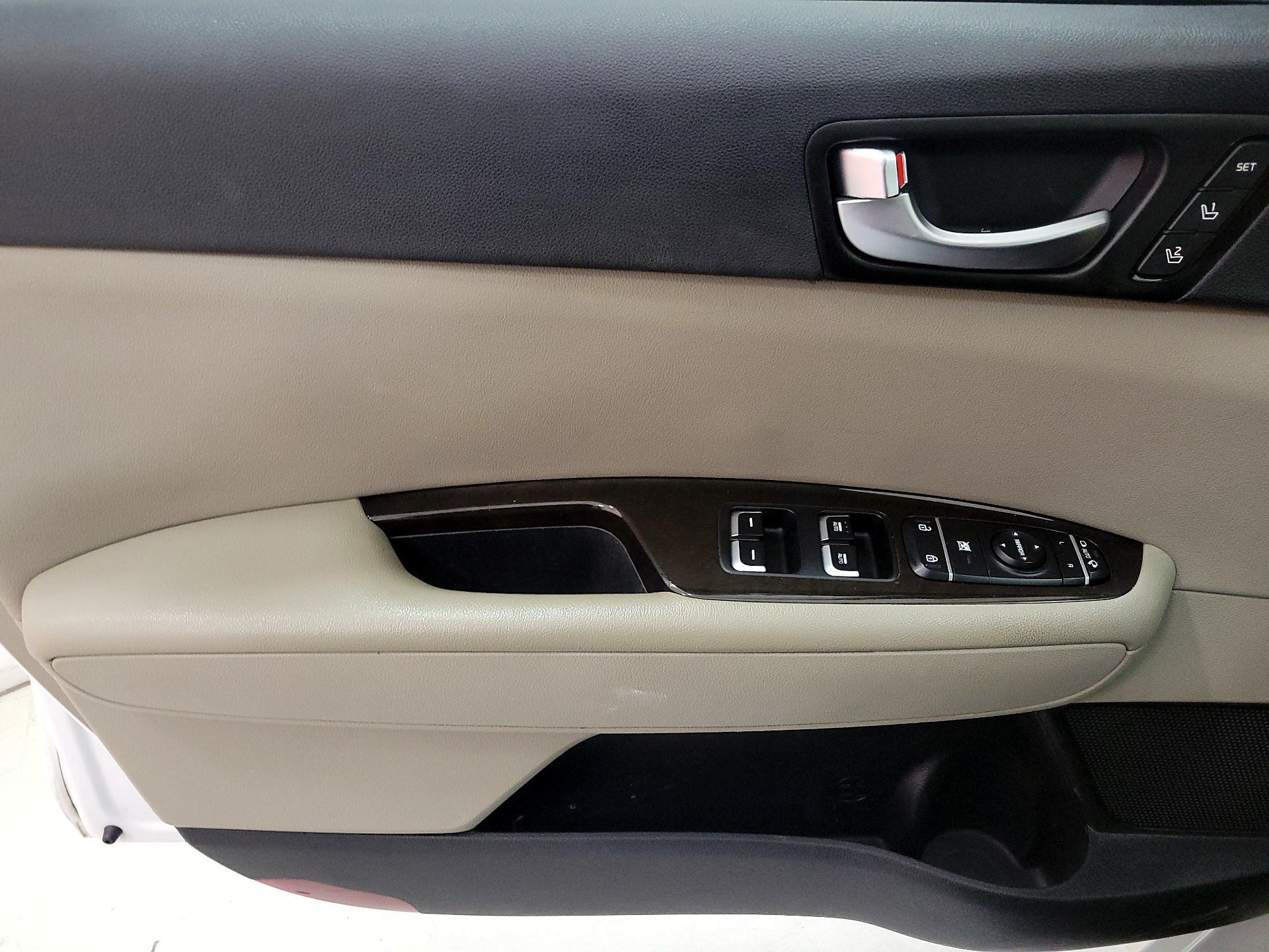 Thumbnail: 2016 Kia Optima - 12