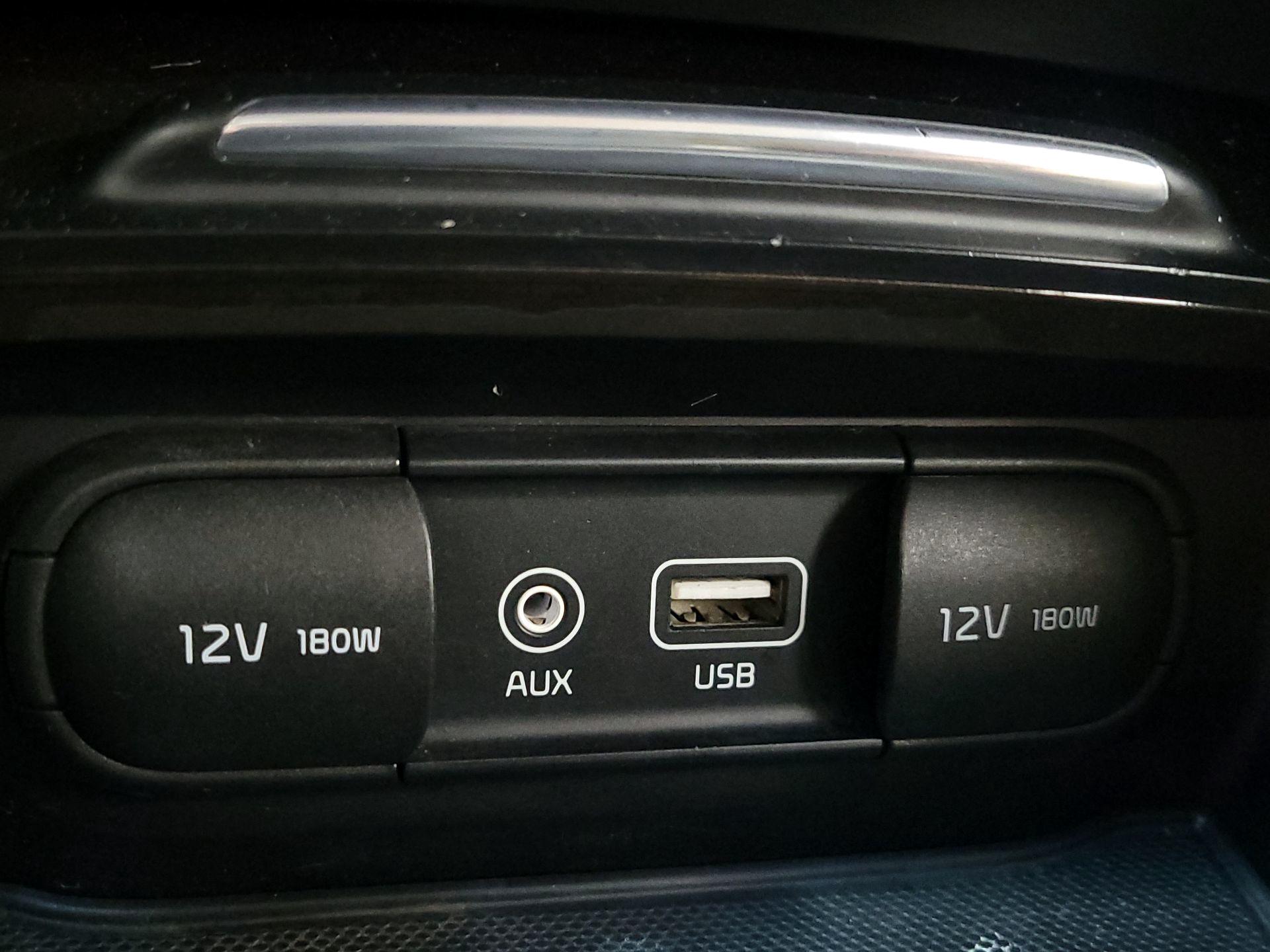 Thumbnail: 2016 Kia Optima - 18