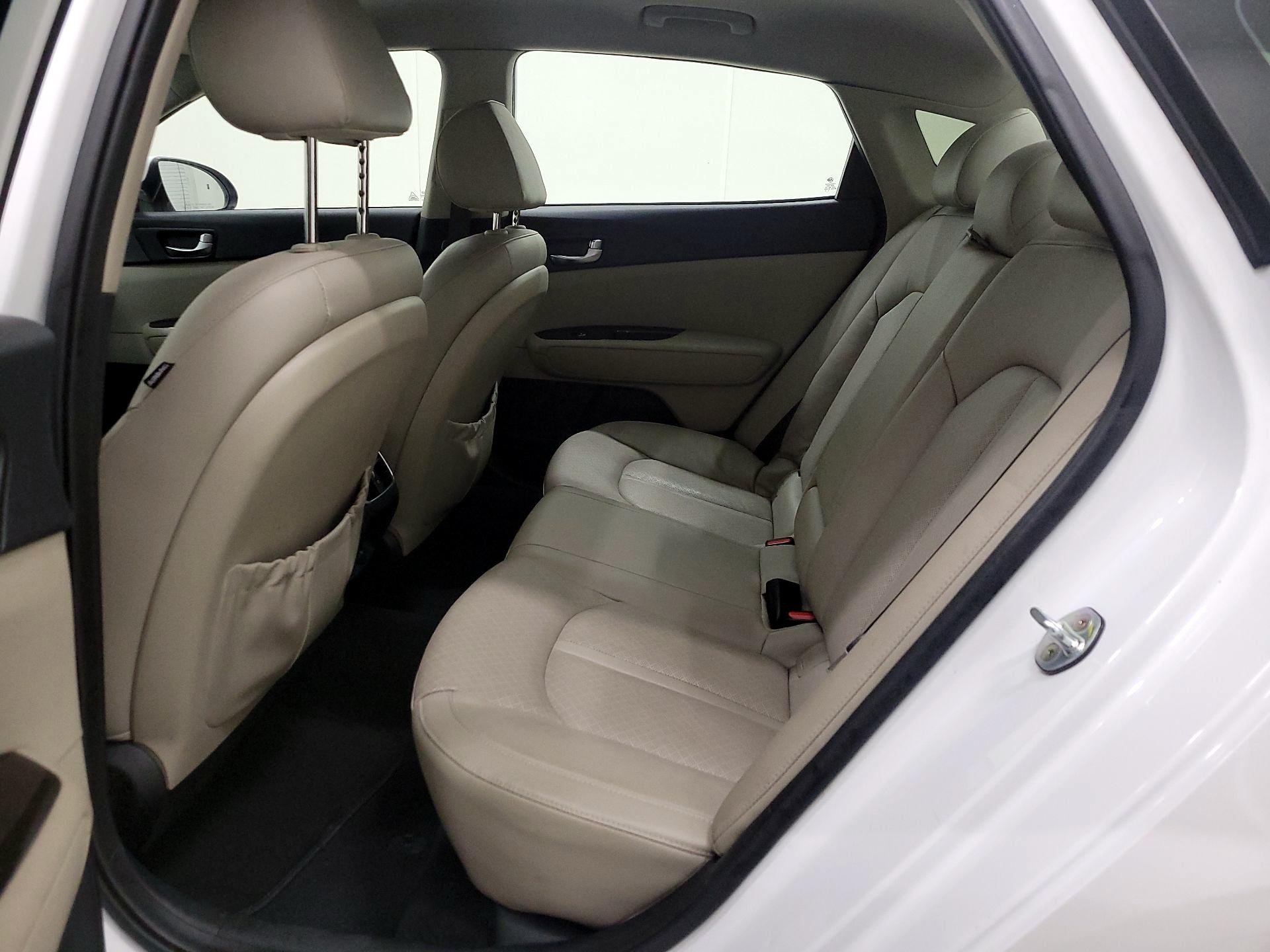 Thumbnail: 2016 Kia Optima - 19