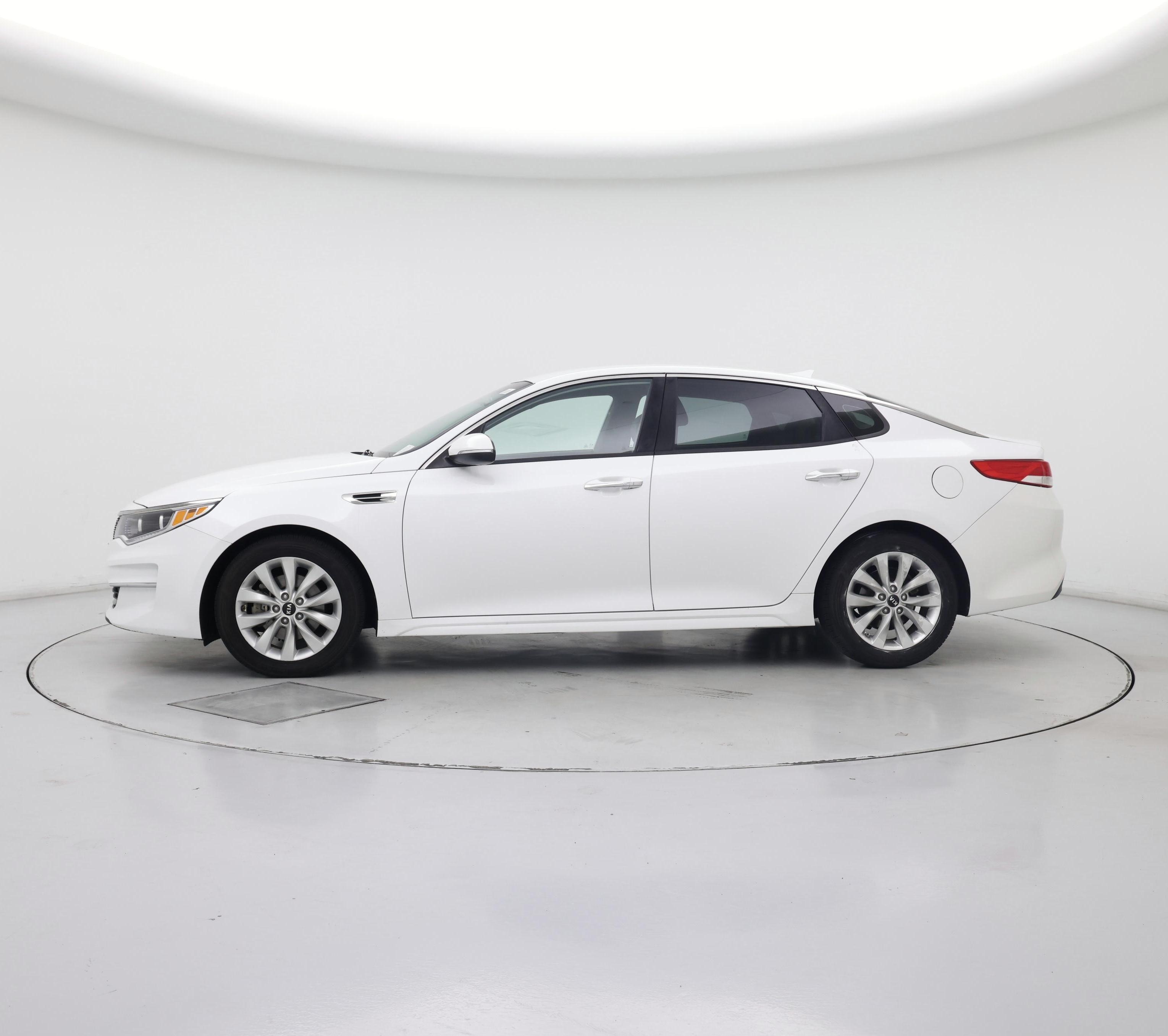 Thumbnail: 2016 Kia Optima - 3