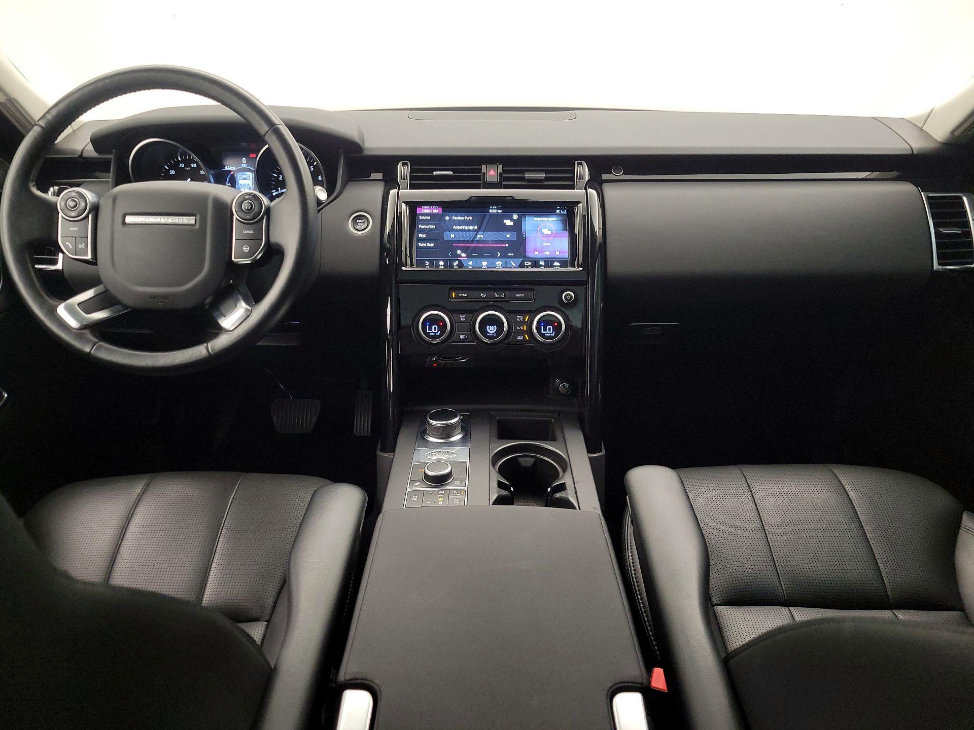 Thumbnail: 2018 Land Rover Discovery - 9