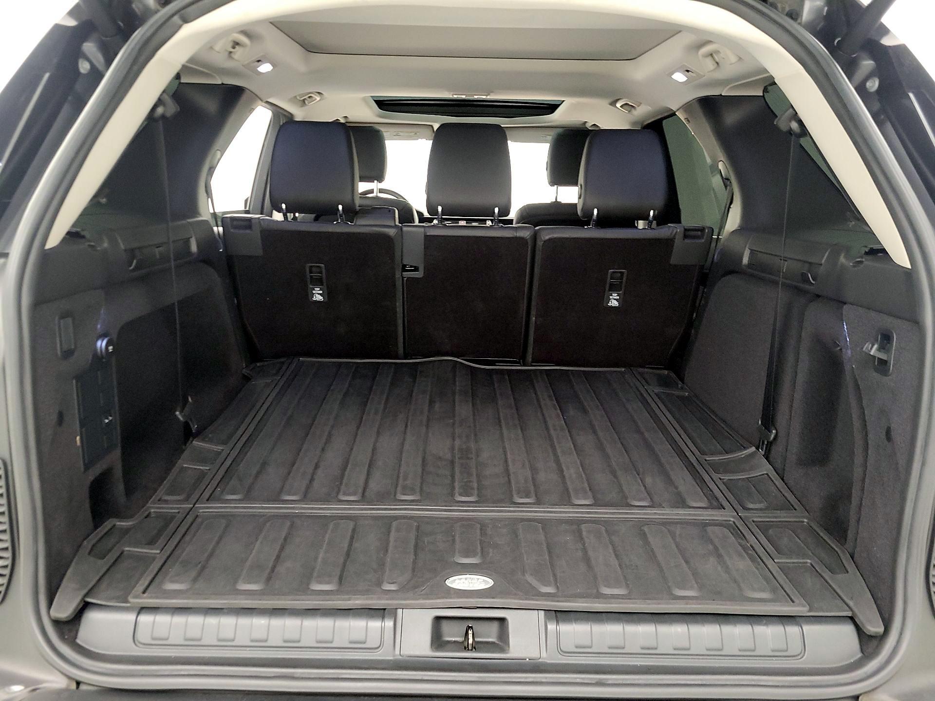 Thumbnail: 2018 Land Rover Discovery - 20