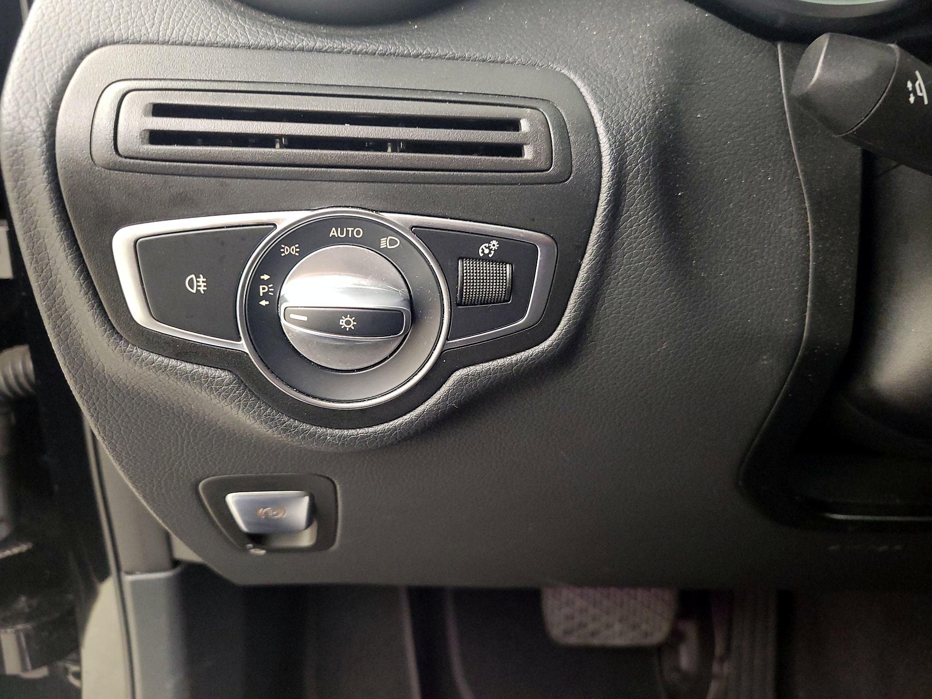 Thumbnail: 2020 Mercedes-Benz GLC - 13