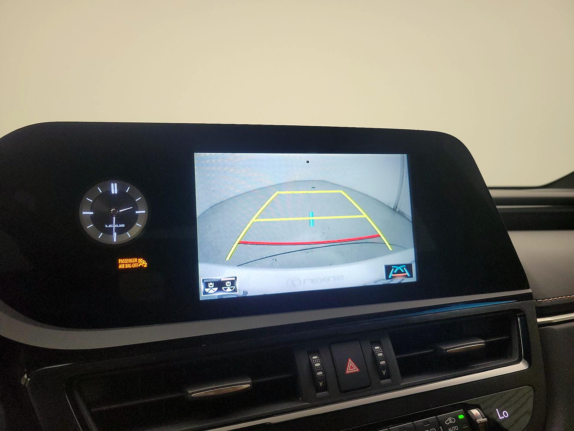 Thumbnail: 2022 Lexus ES - 15