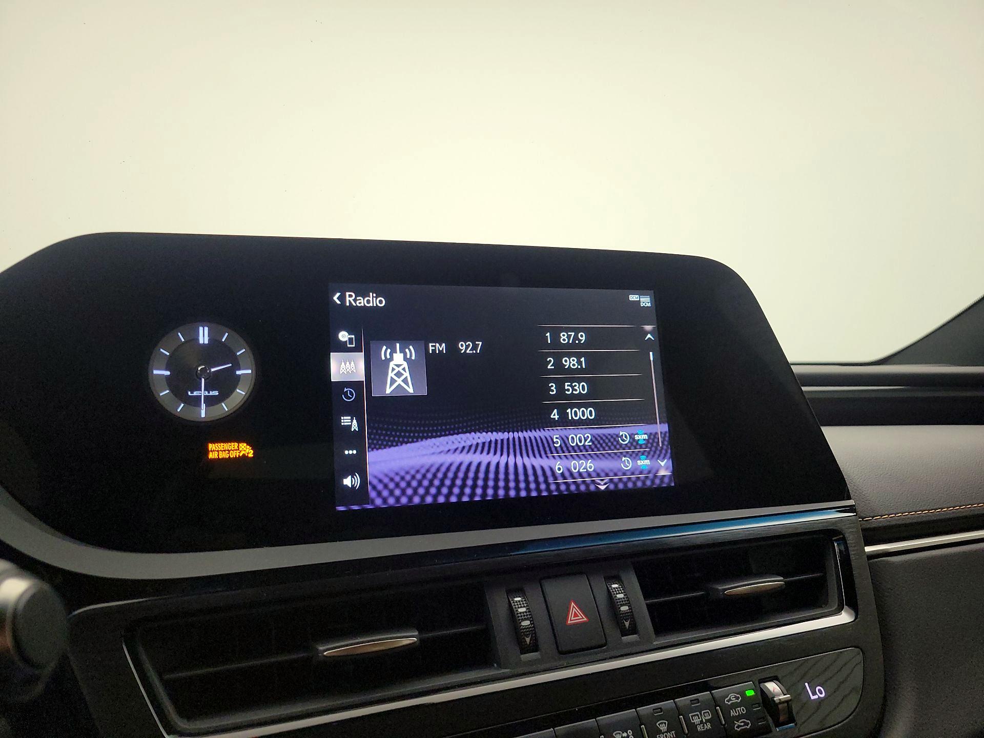 Thumbnail: 2022 Lexus ES - 16