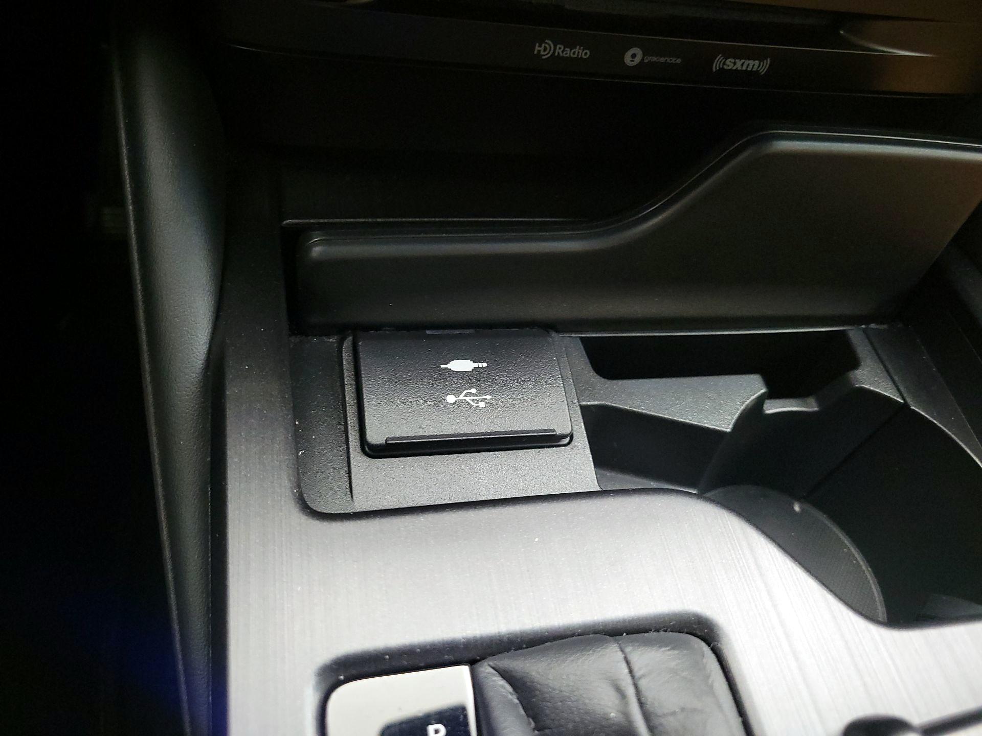 Thumbnail: 2022 Lexus ES - 19