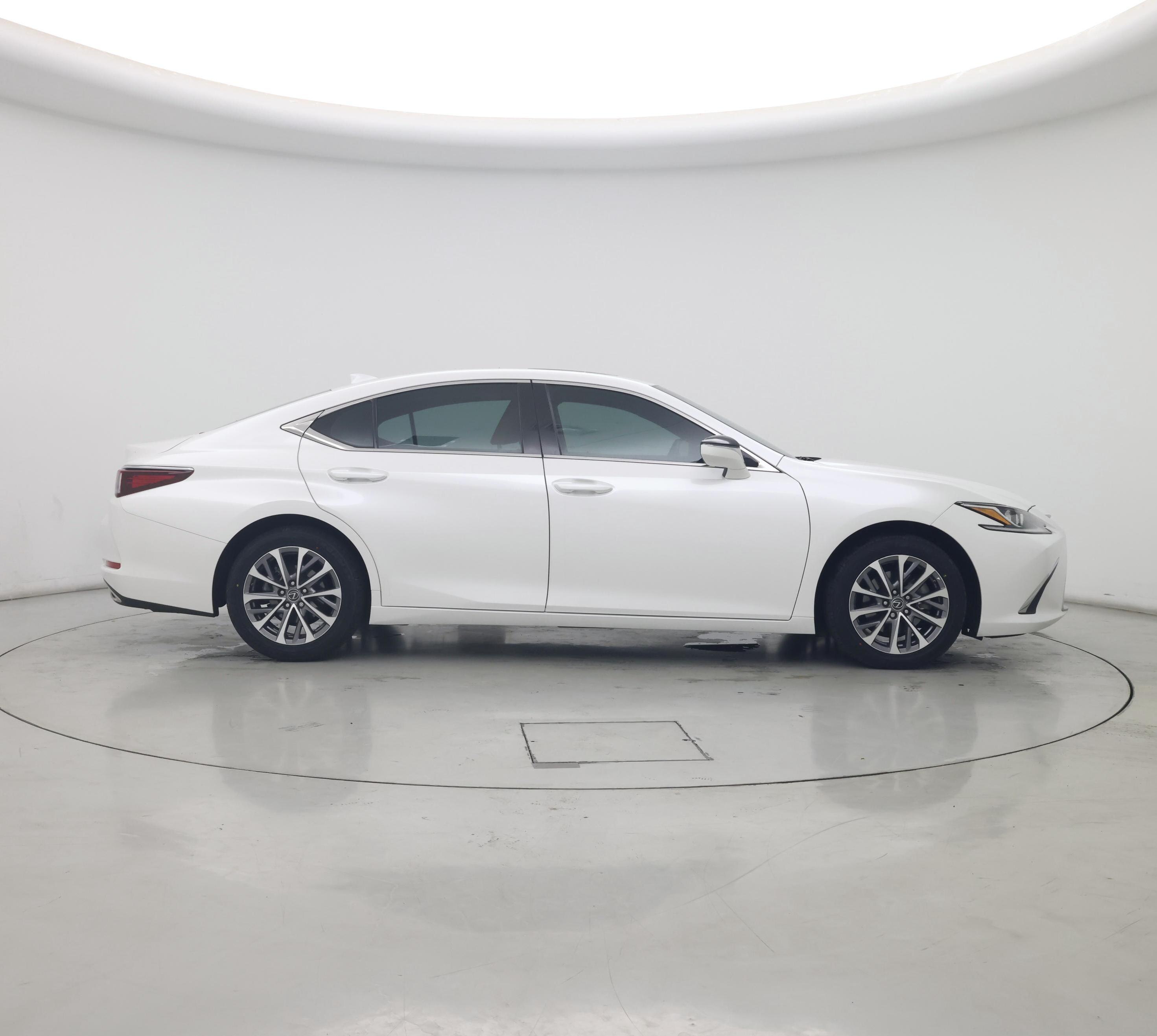 Thumbnail: 2022 Lexus ES - 7