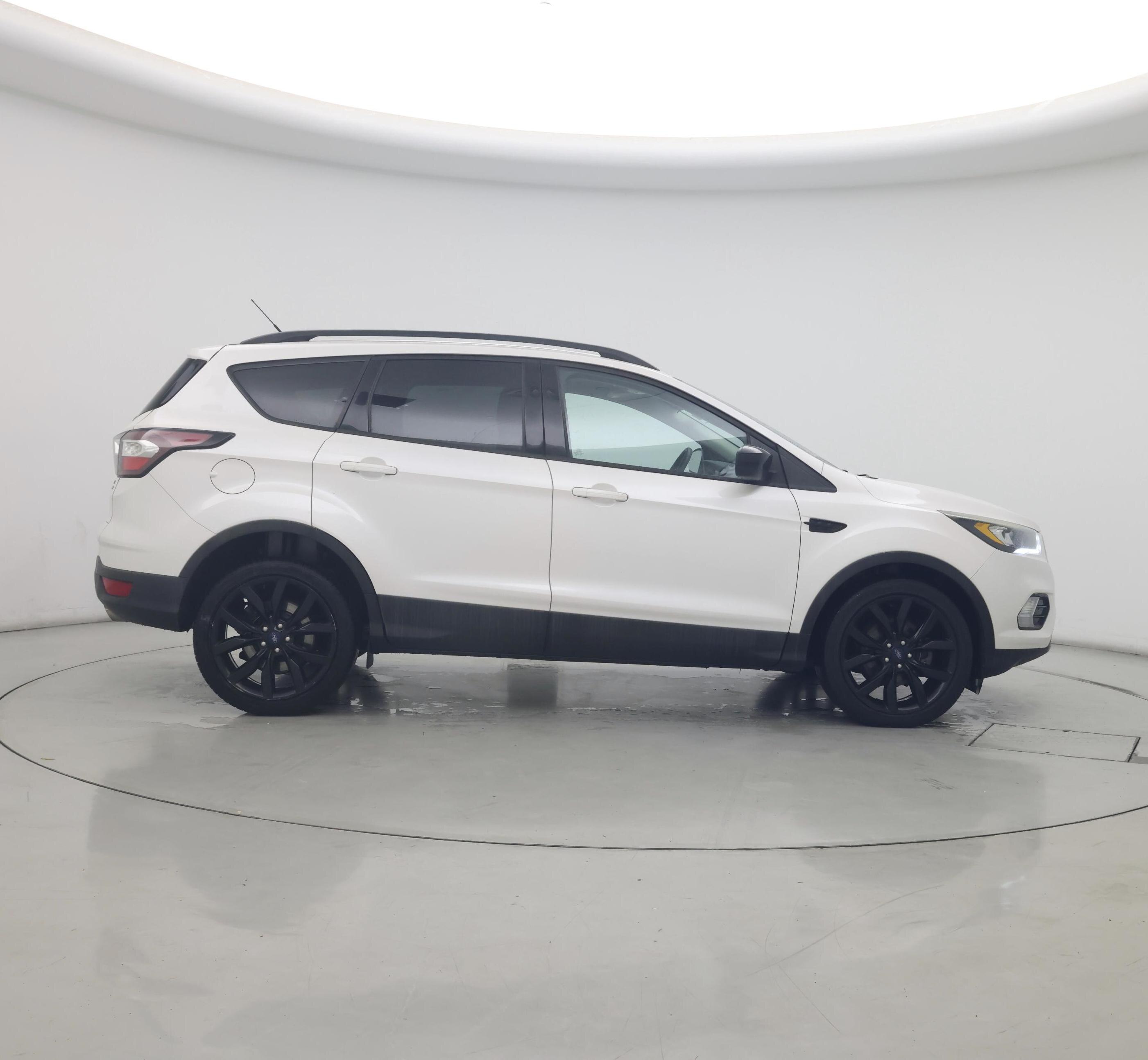 Thumbnail: 2017 Ford Escape - 7