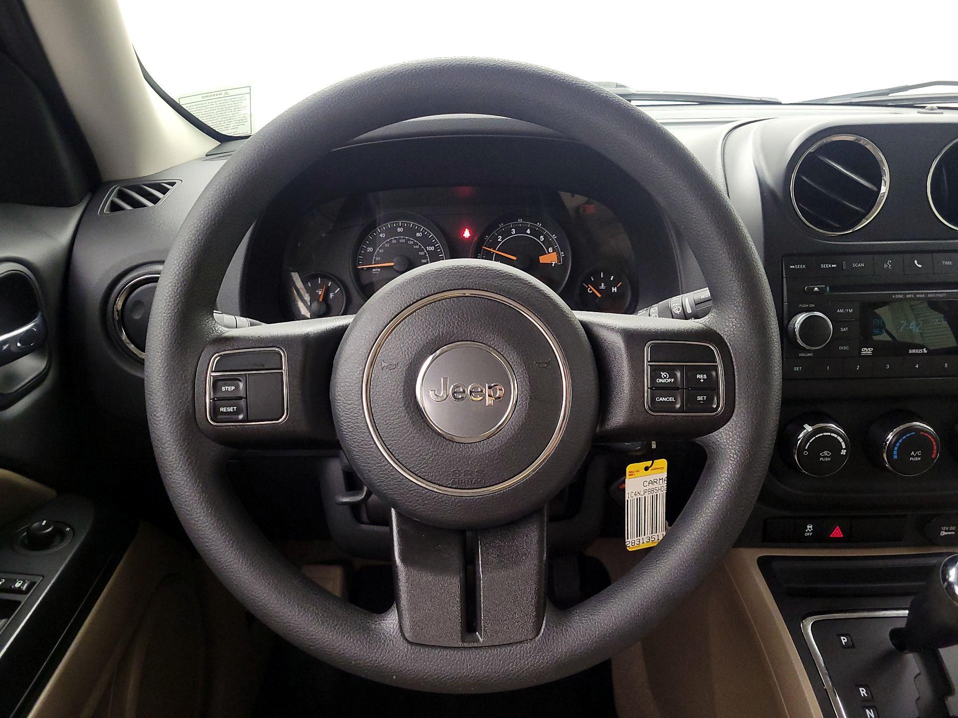 Thumbnail: 2017 Jeep Patriot - 10