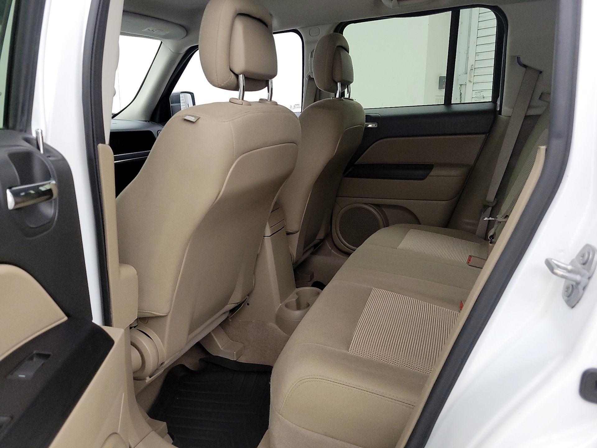 Thumbnail: 2017 Jeep Patriot - 16