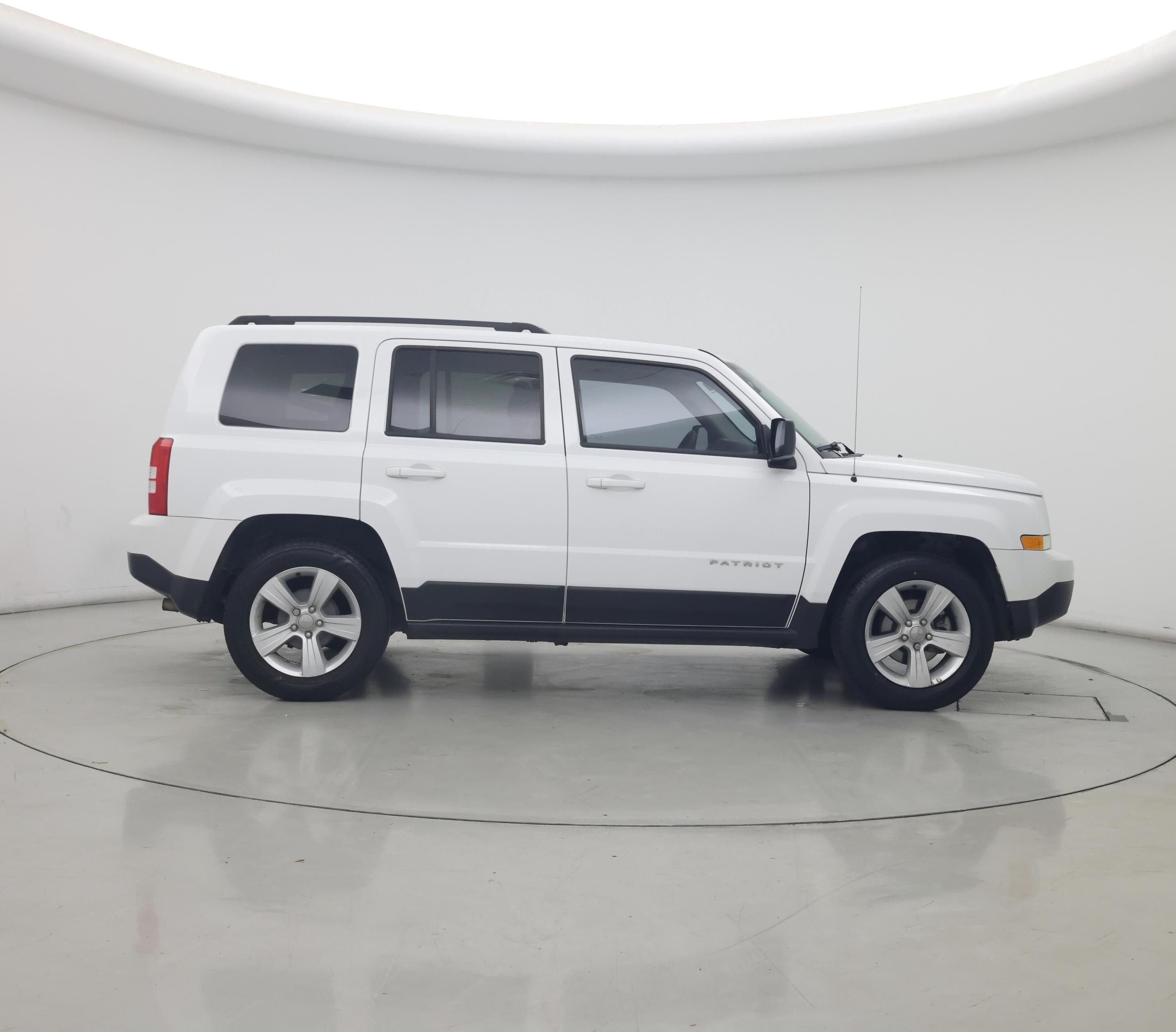 Thumbnail: 2017 Jeep Patriot - 7