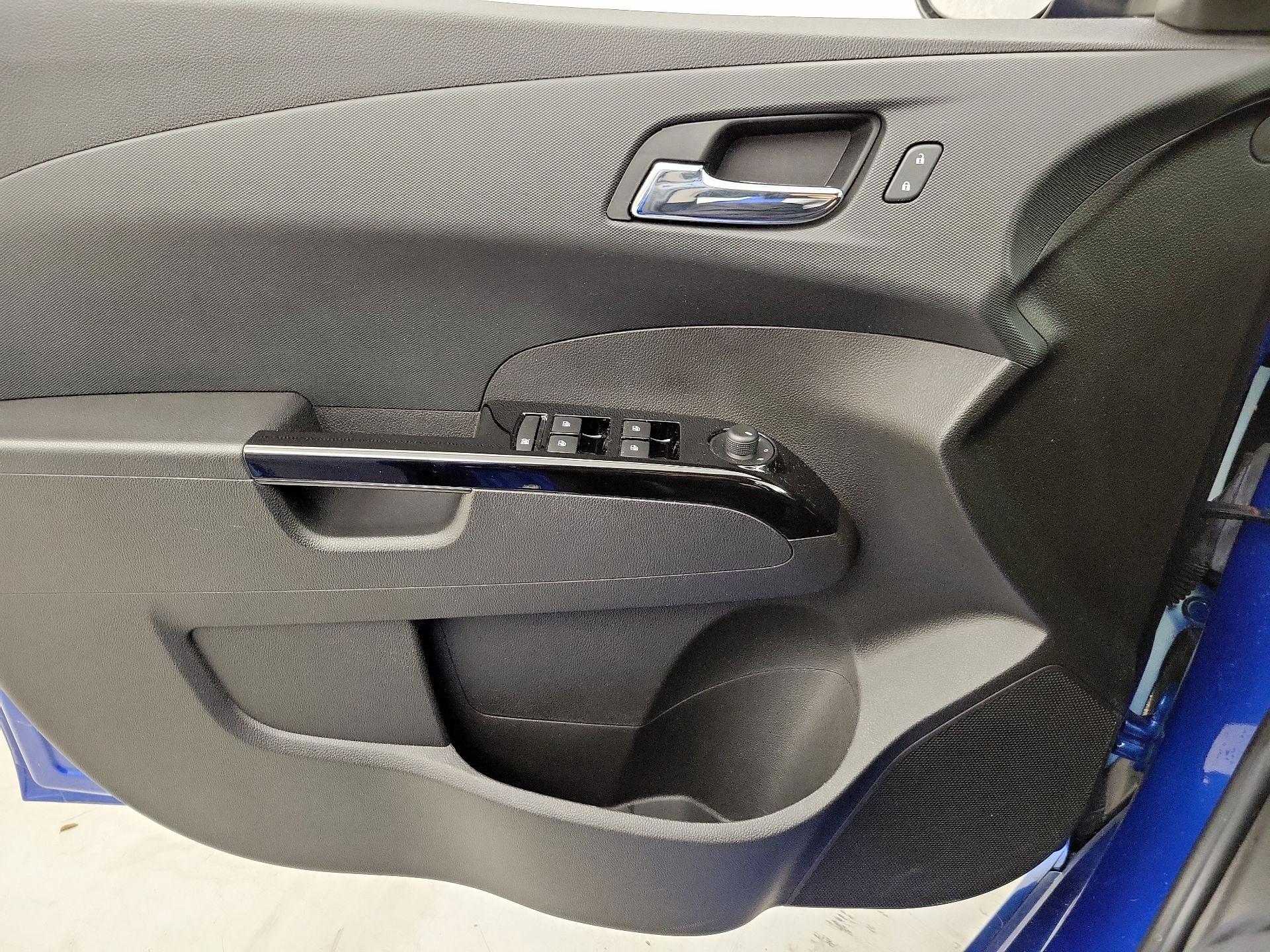 Thumbnail: 2017 Chevrolet Sonic - 12